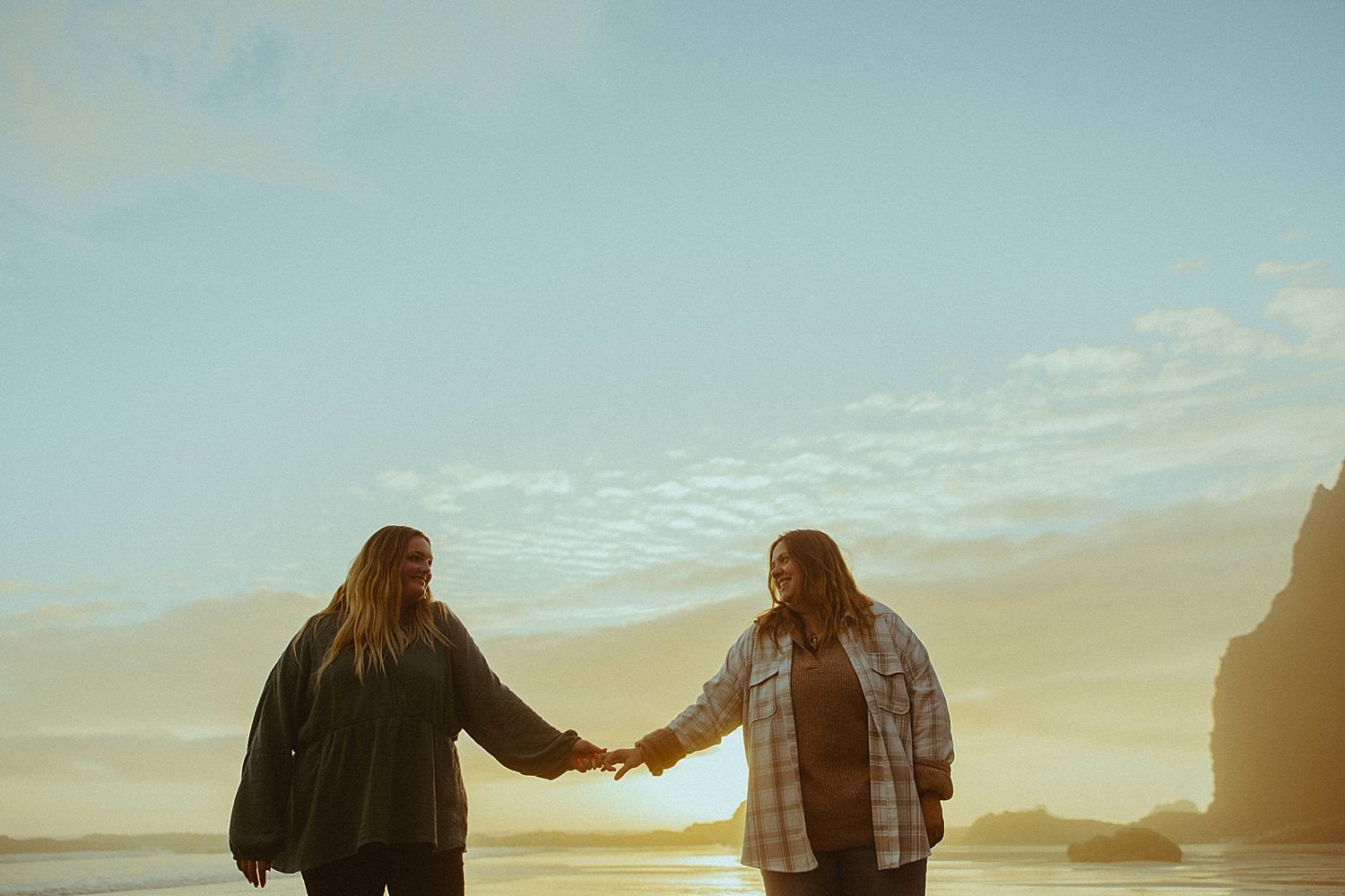 lincolon-city-oregon-coast-engagement-shoot_5833.jpg