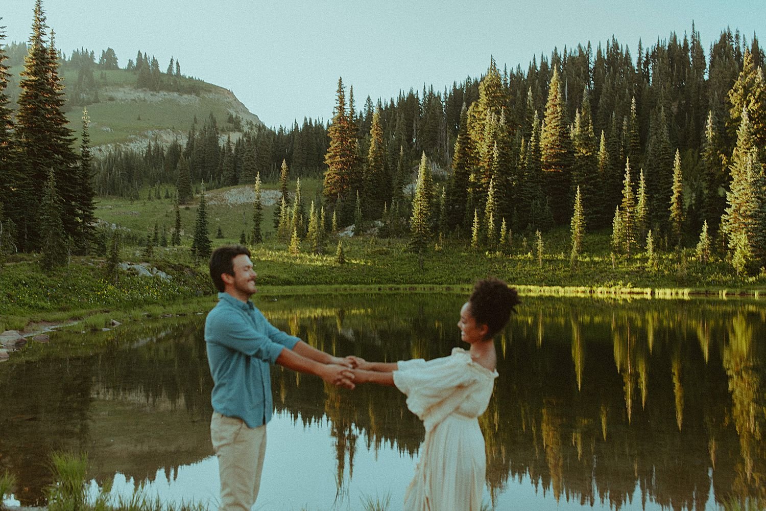 mount-rainier-summer-engagement-session_4626.jpg