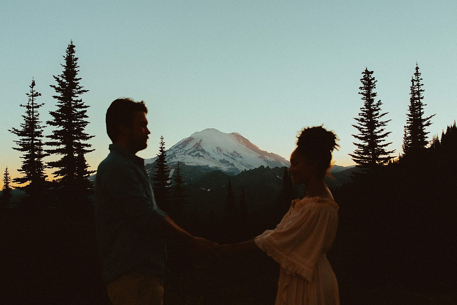 mount-rainier-summer-engagement-session_4644.jpg