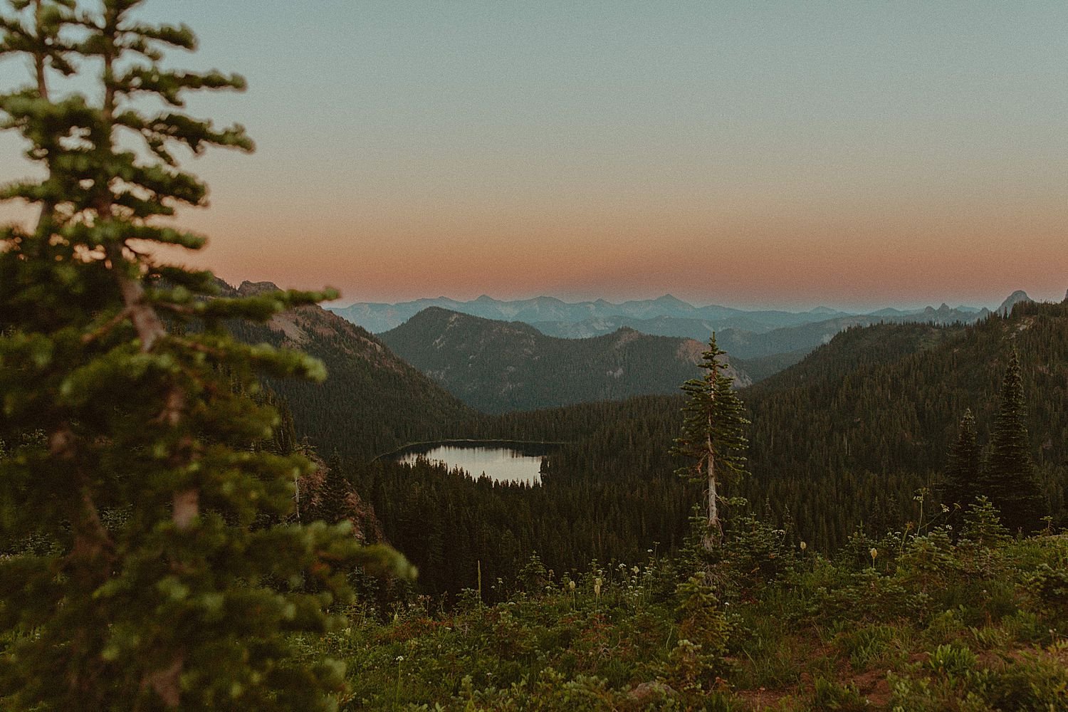 mount-rainier-summer-engagement-session_4646.jpg