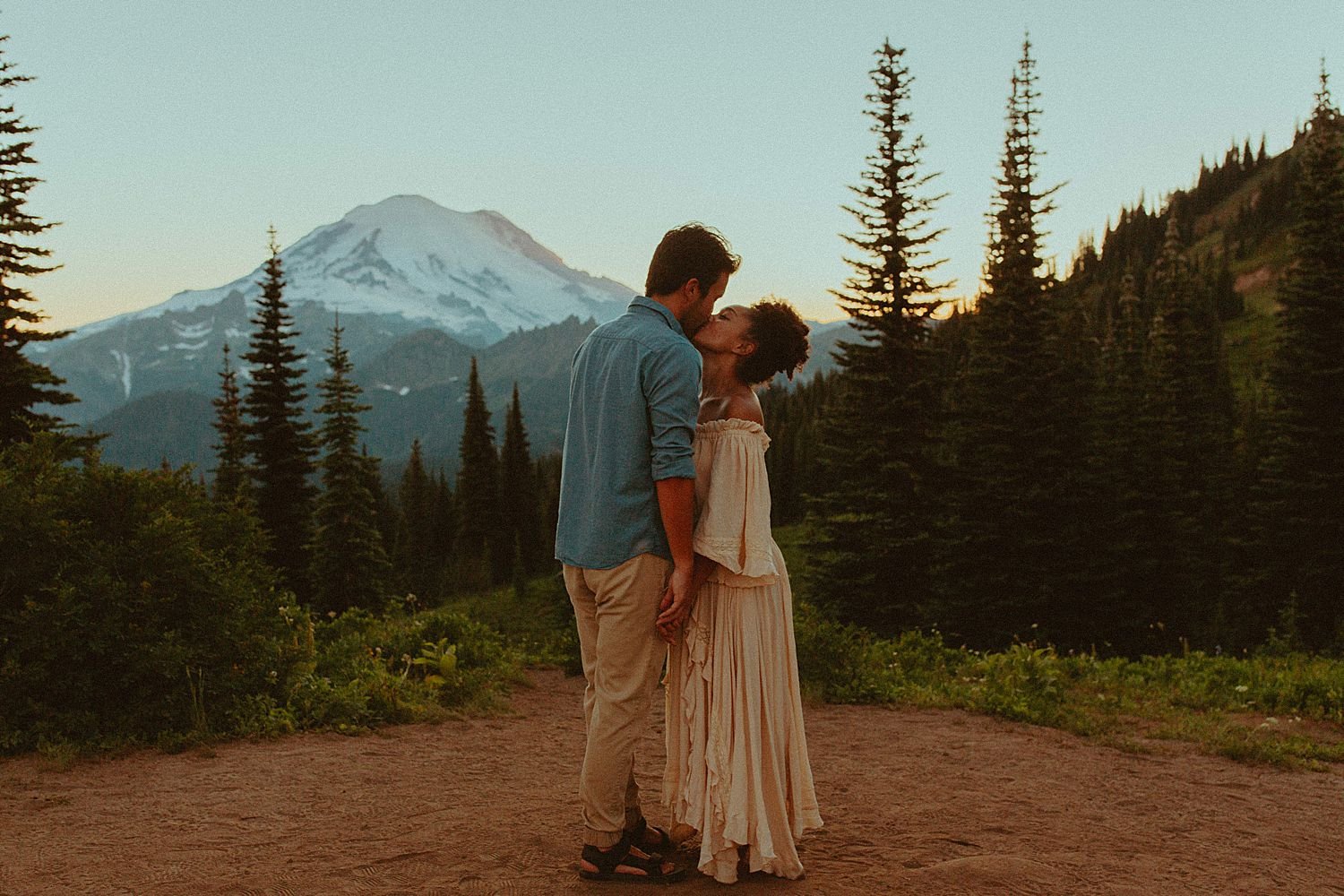 mount-rainier-summer-engagement-session_4647.jpg