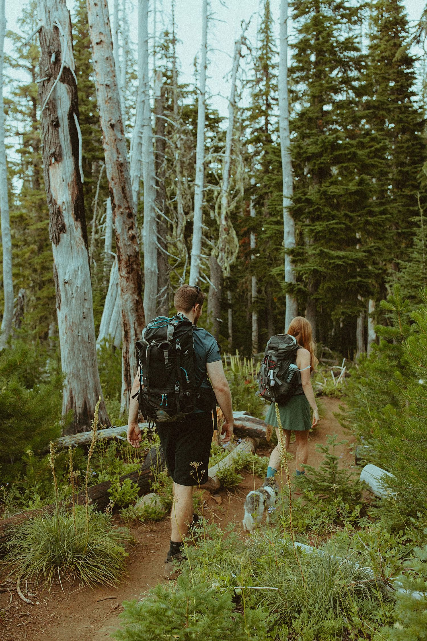 bend-oregon-hiking-mountain-engagement-session_4203.jpg