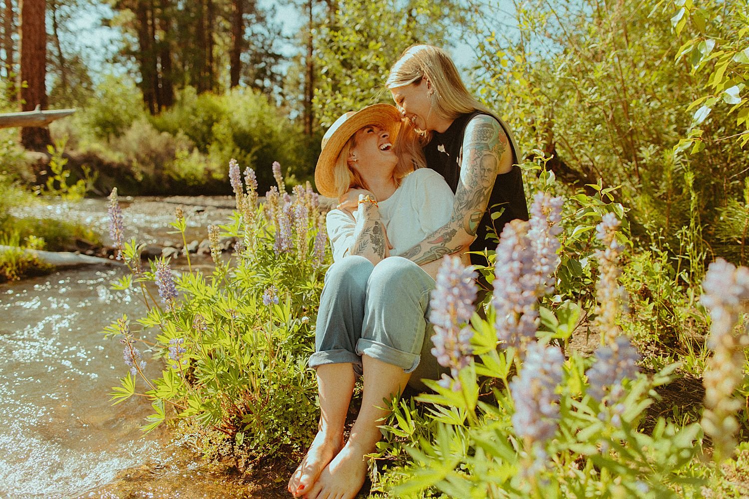 bend-oregon-river-engagement-session_4080.jpg