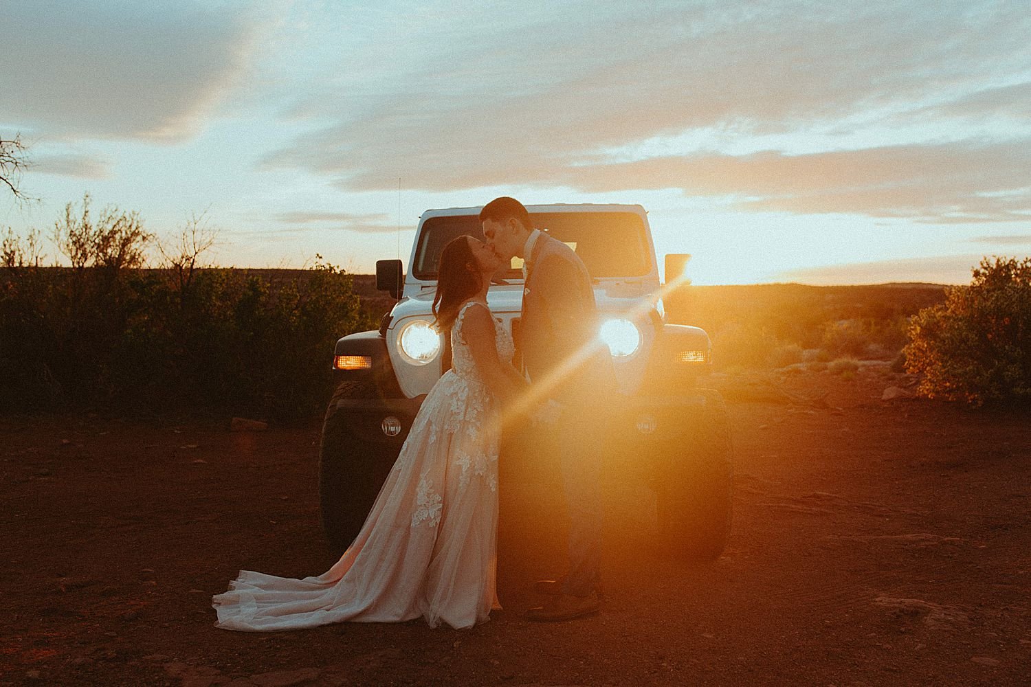 moab-jeep-elopement-utah_3778.jpg