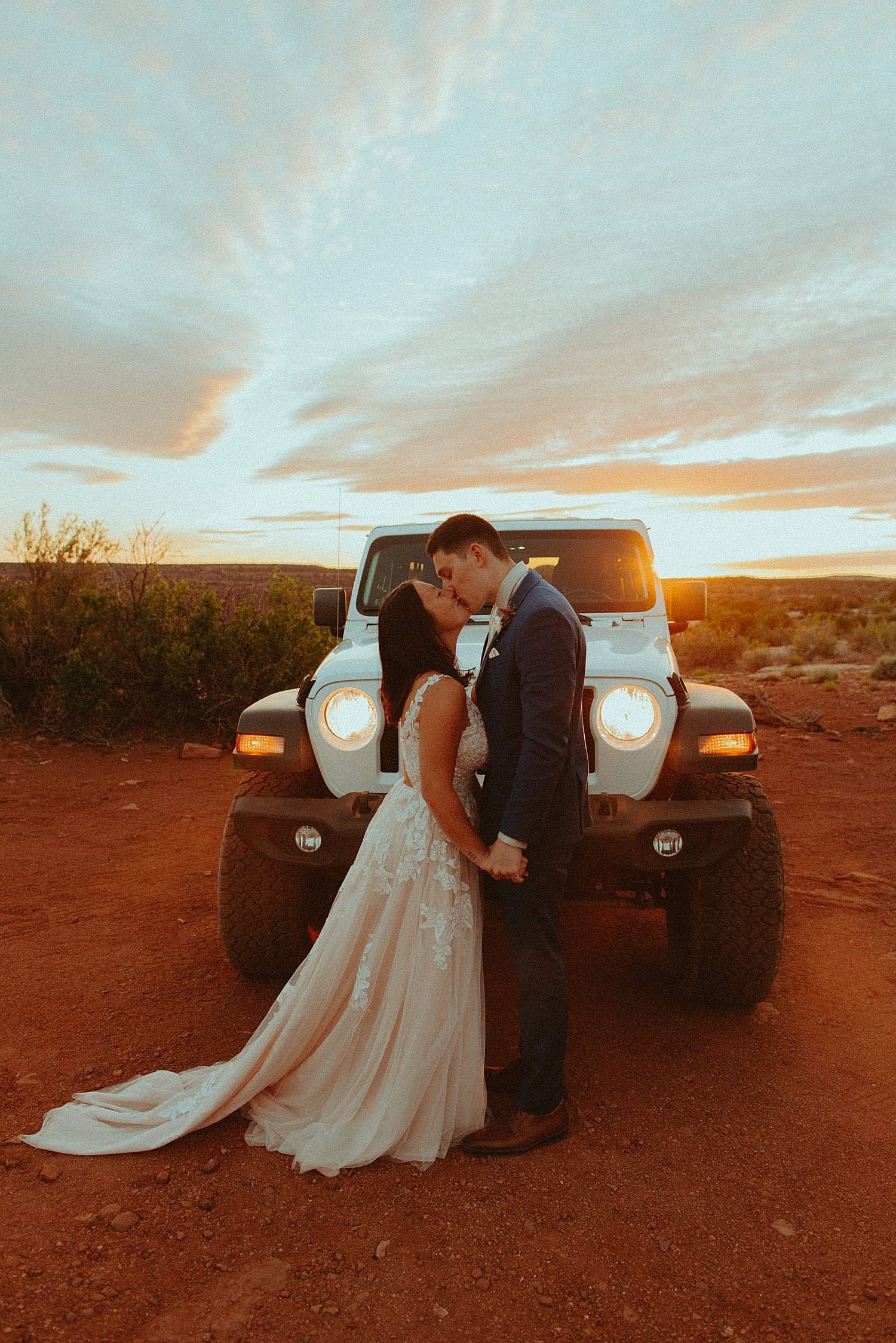 moab-jeep-elopement-utah_3779.jpg