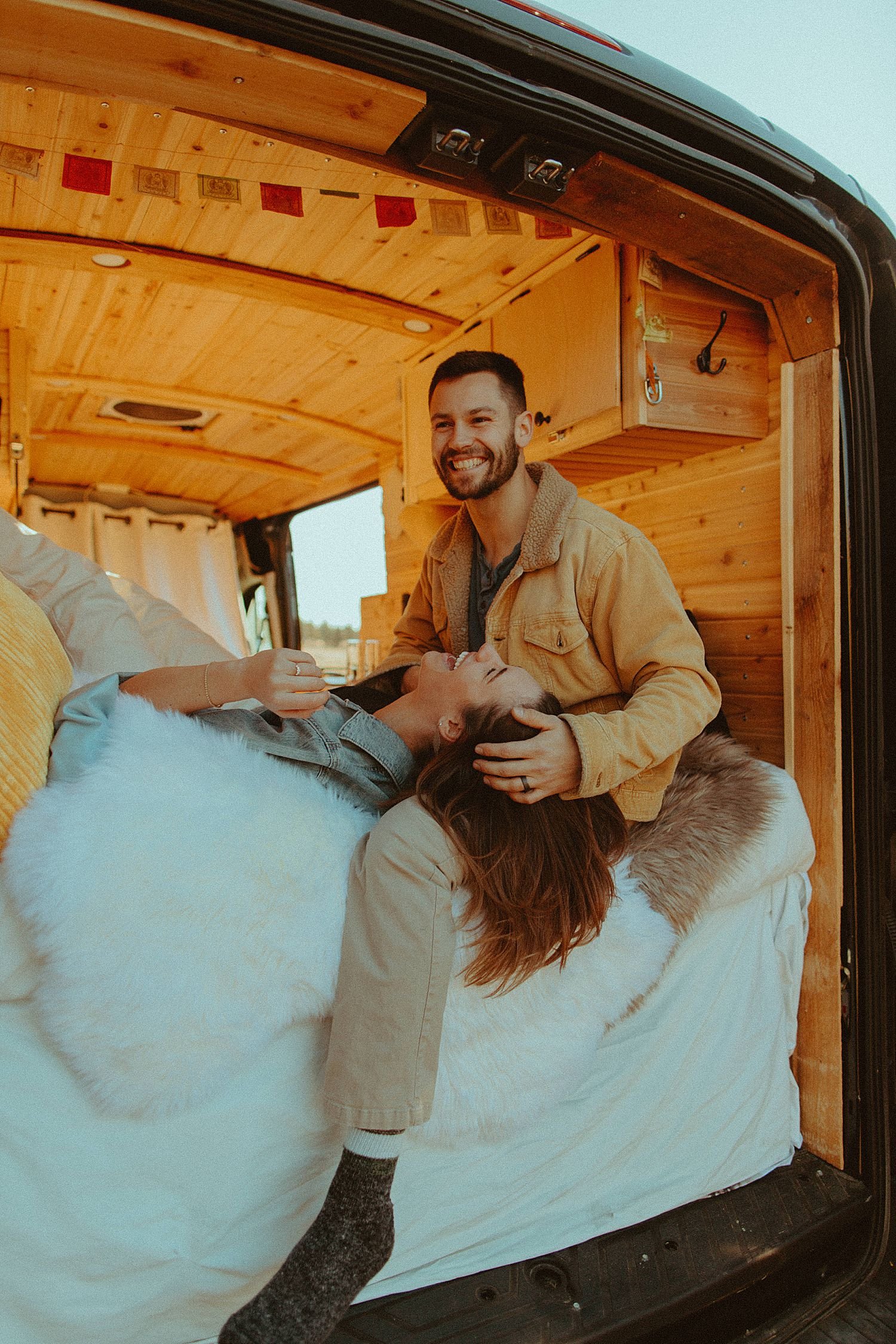 smith-rock-campervan-engagement-photos_2879.jpg