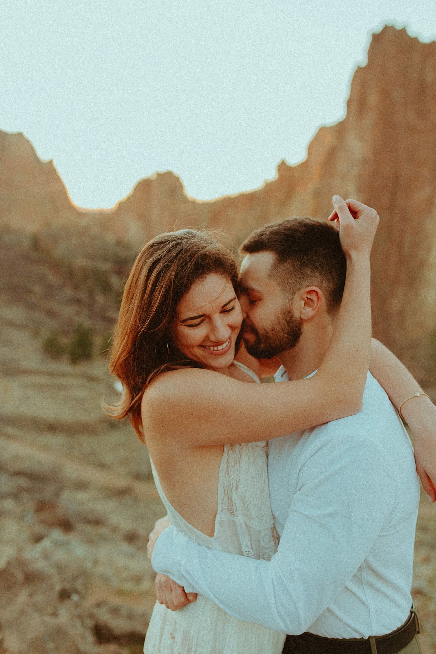 smith-rock-campervan-engagement-photos_2938.jpg