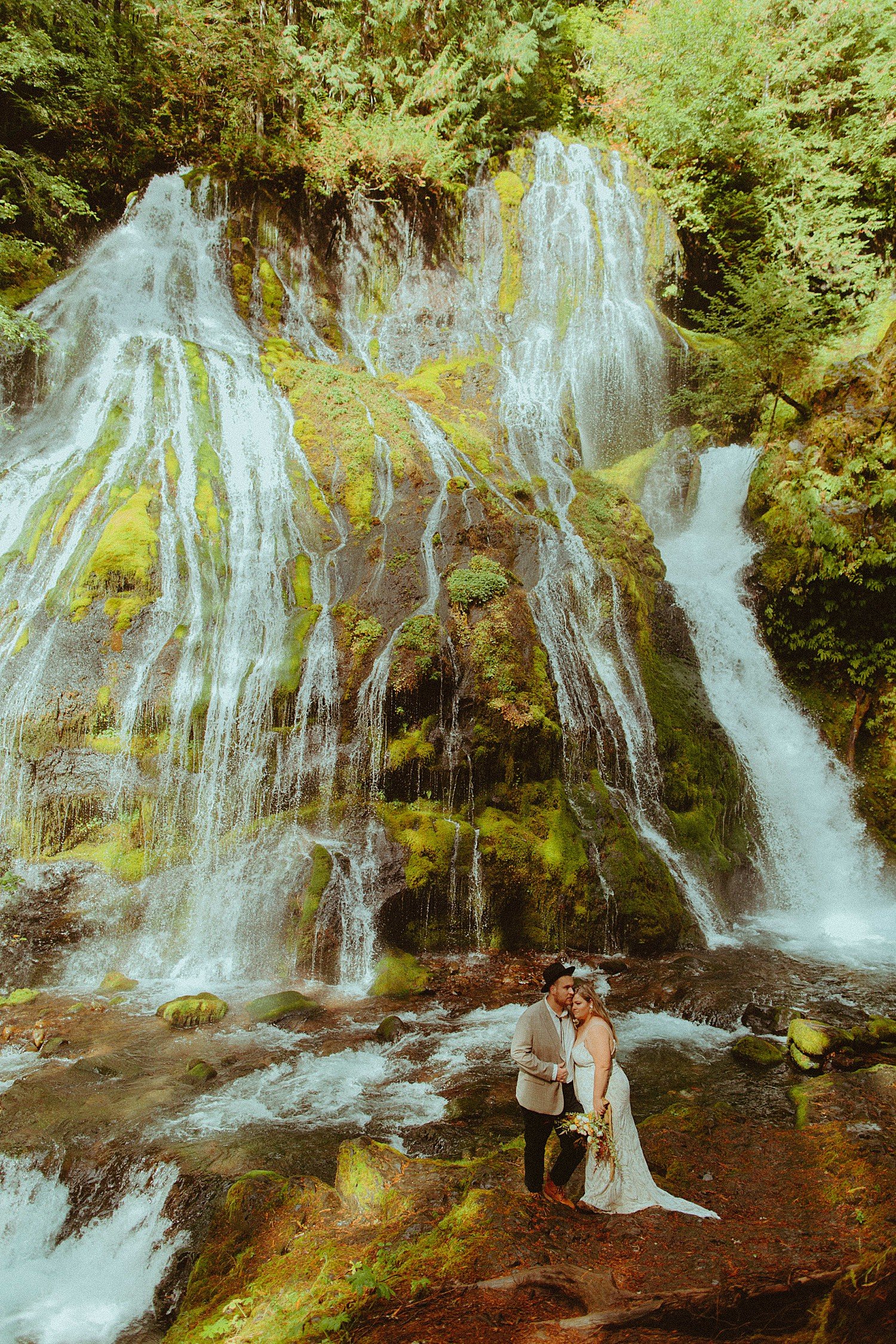 columbia-river-gorge-waterfall-elopement_1843.jpg