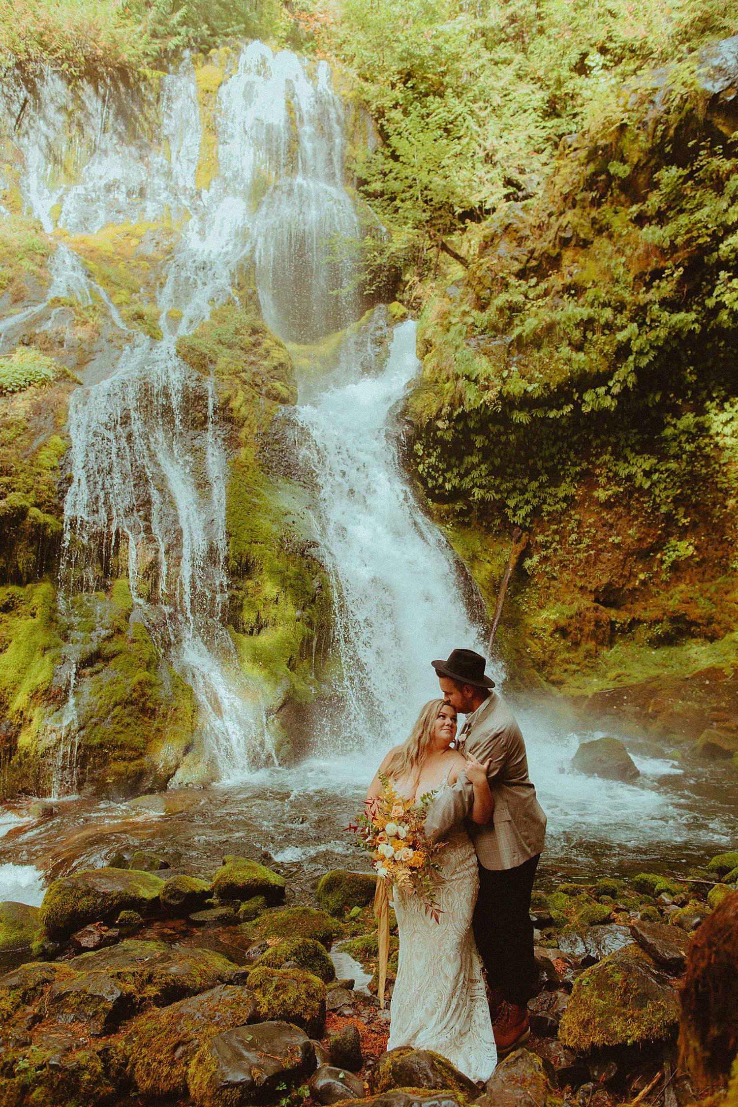 columbia-river-gorge-waterfall-elopement_2236.jpg