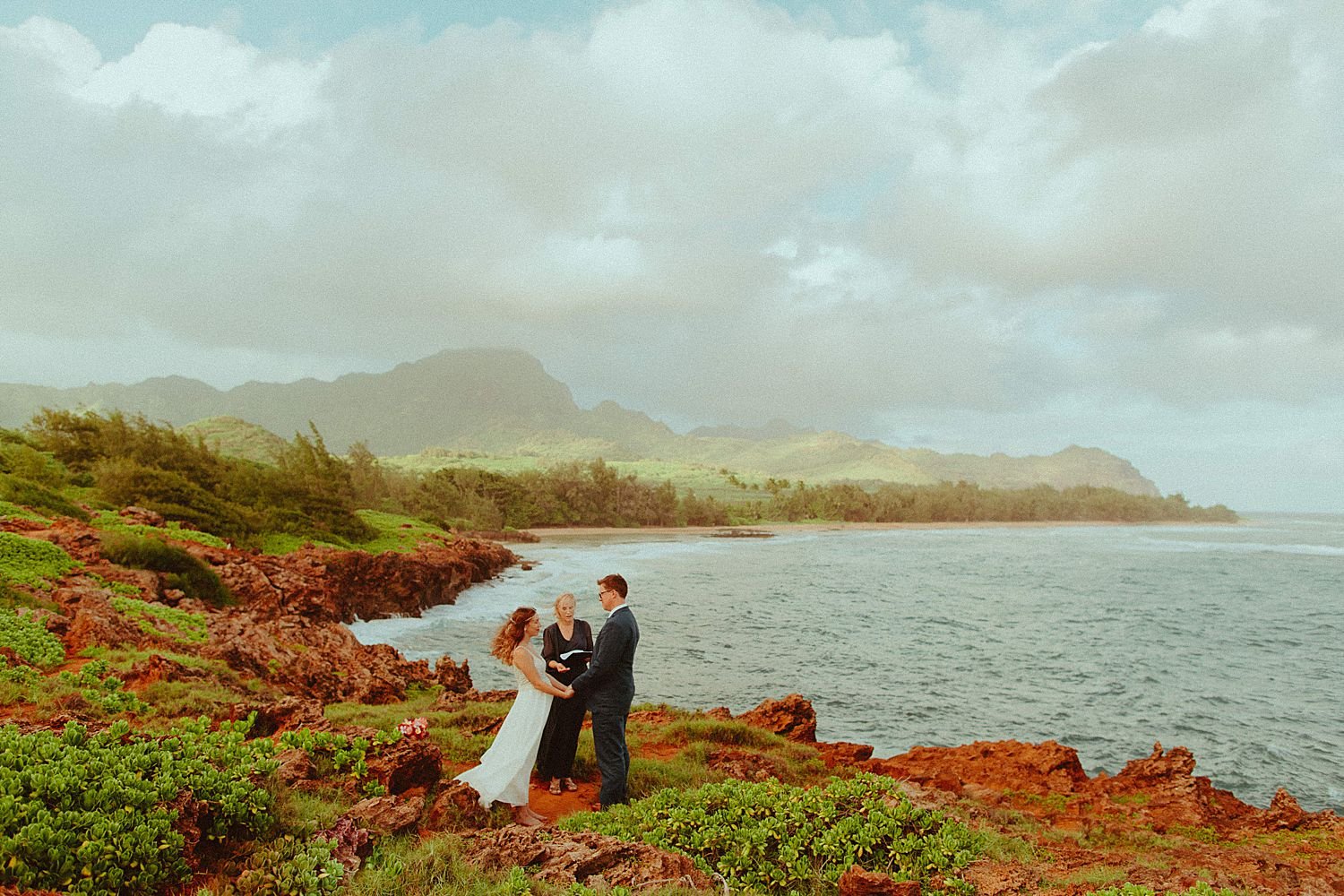 kauai-beach-elopement-photographer_8424.jpg