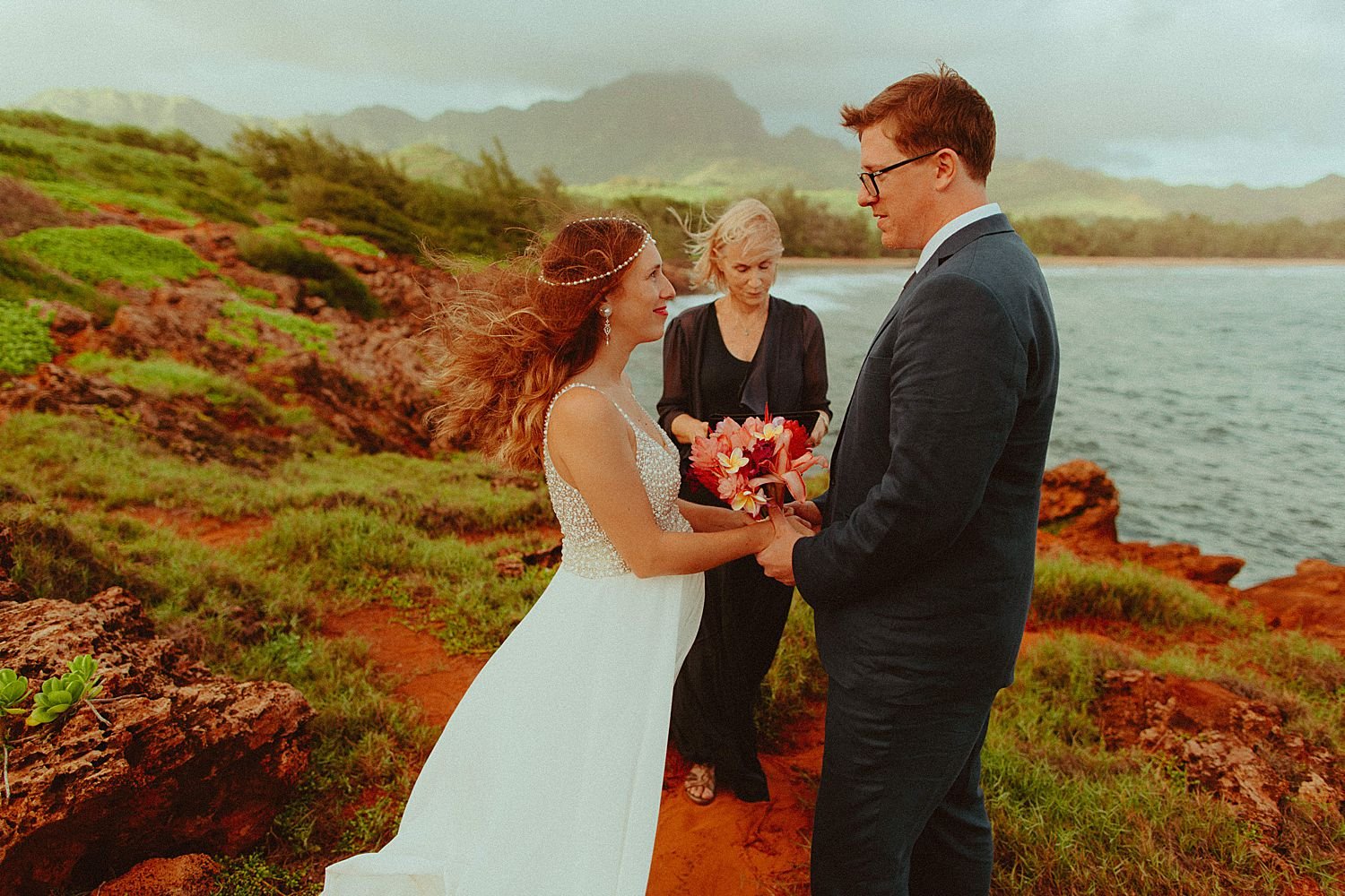 kauai-beach-elopement-photographer_8426.jpg