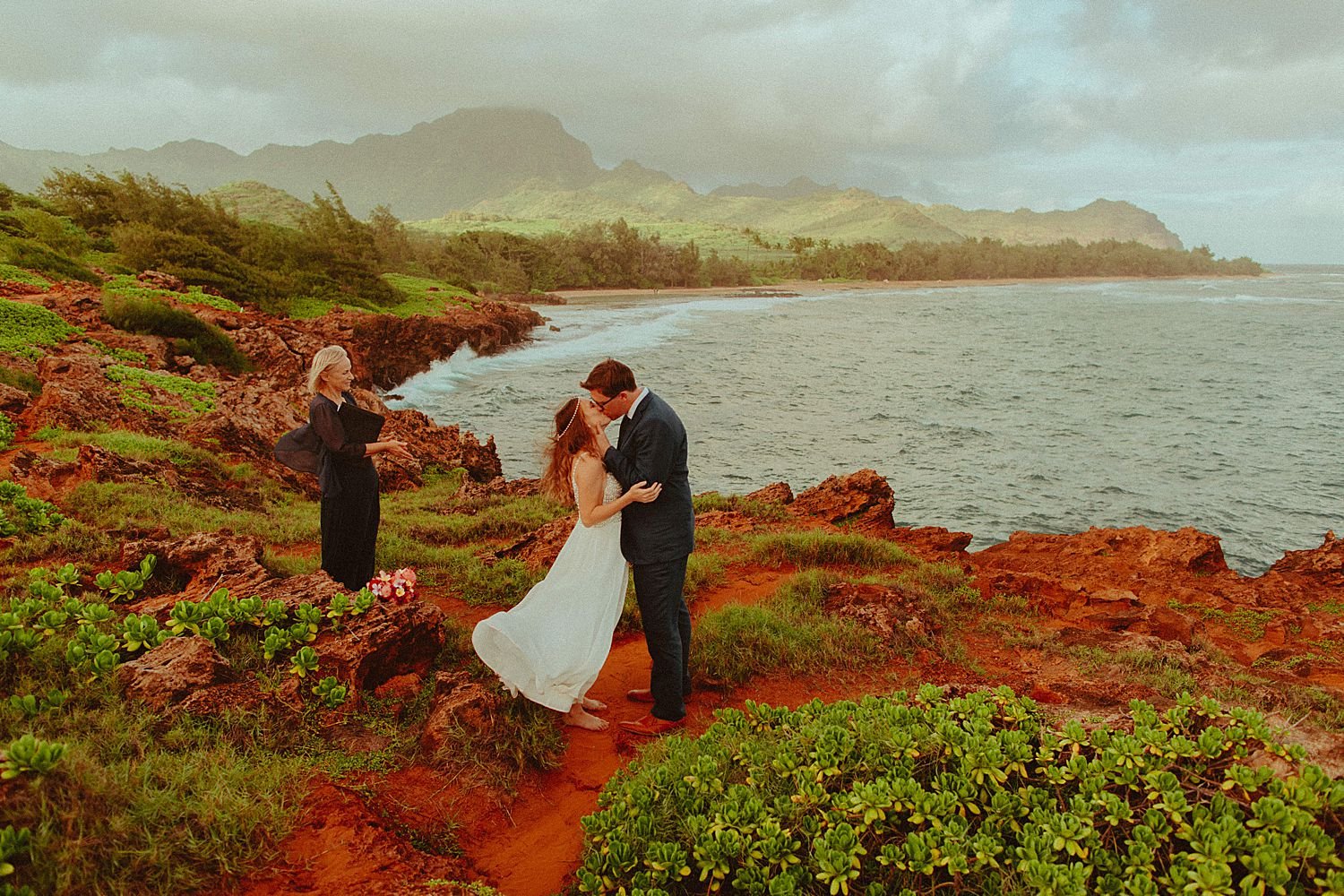 kauai-beach-elopement-photographer_8428.jpg