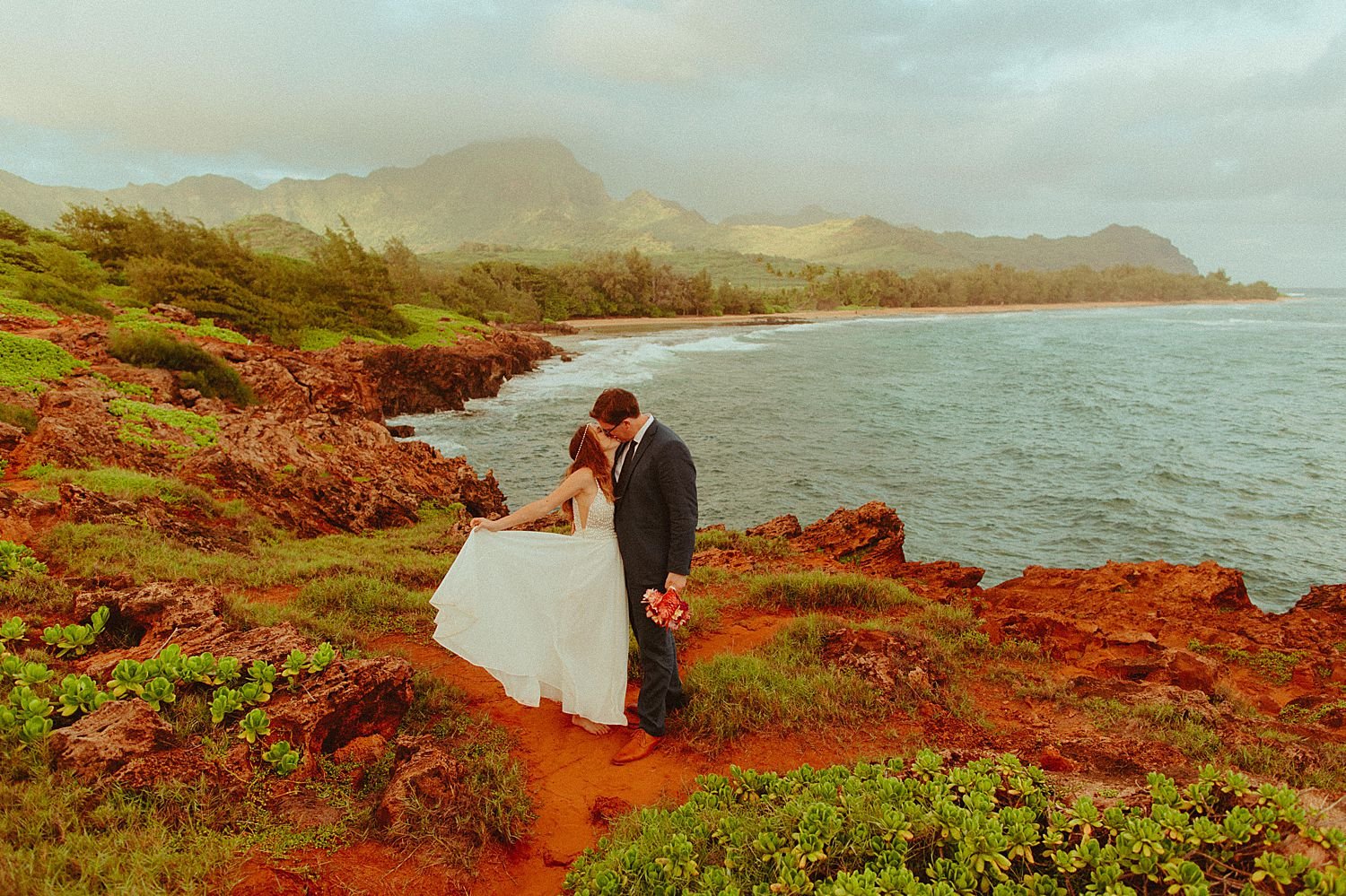 kauai-beach-elopement-photographer_8432.jpg