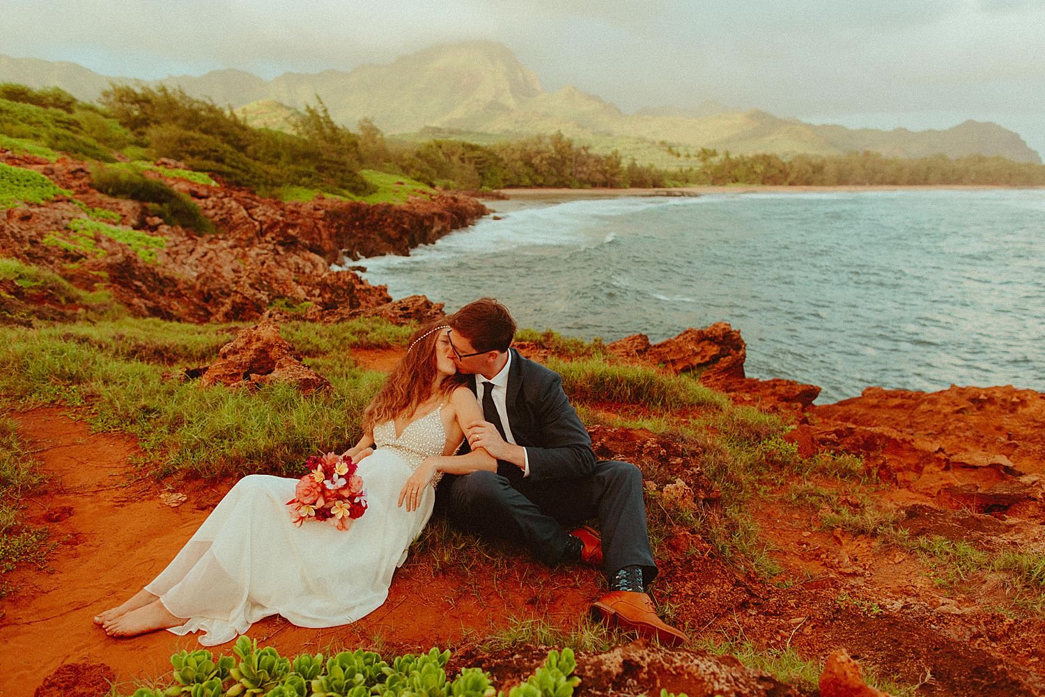 kauai-beach-elopement-photographer_8437.jpg