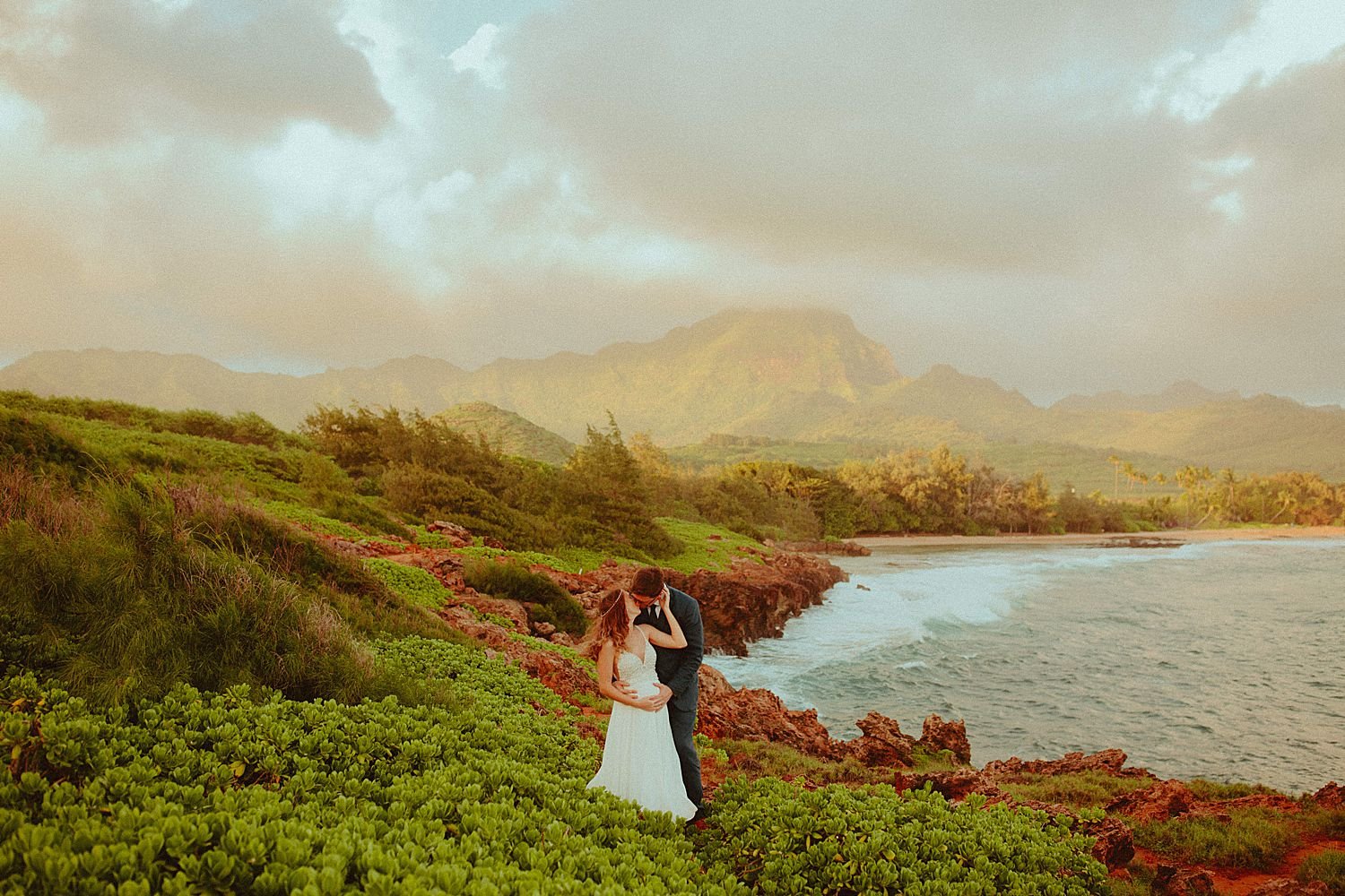 kauai-beach-elopement-photographer_8438.jpg