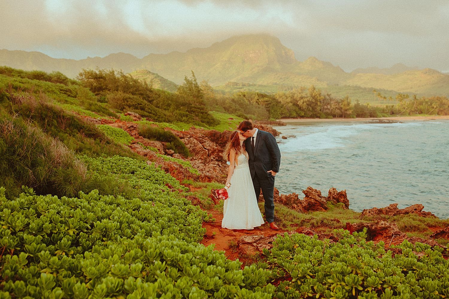 kauai-beach-elopement-photographer_8442.jpg