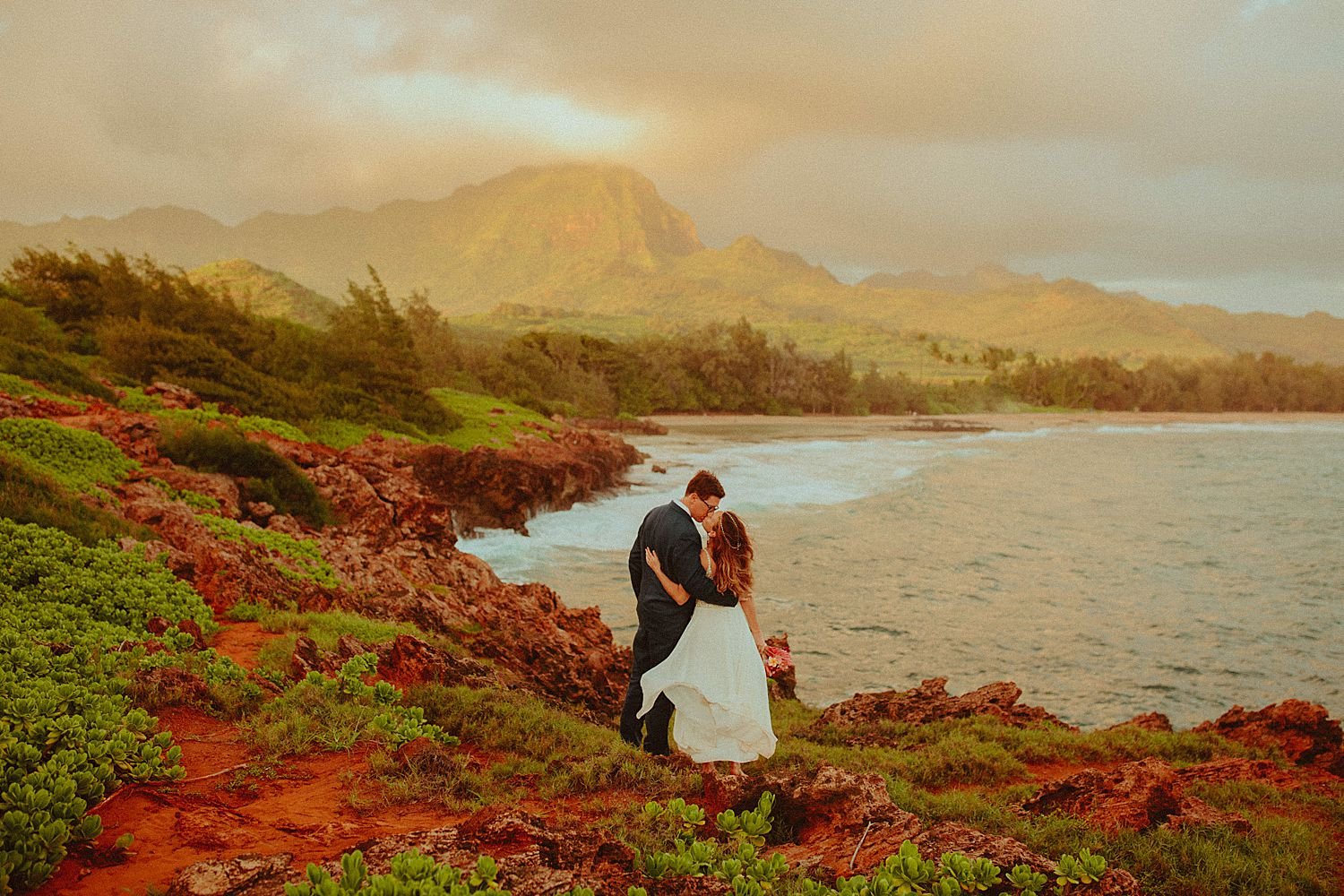 kauai-beach-elopement-photographer_8443.jpg