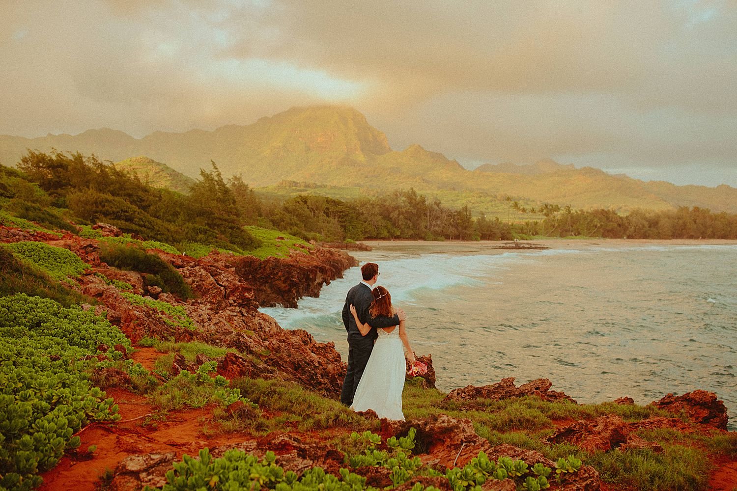 kauai-beach-elopement-photographer_8445.jpg