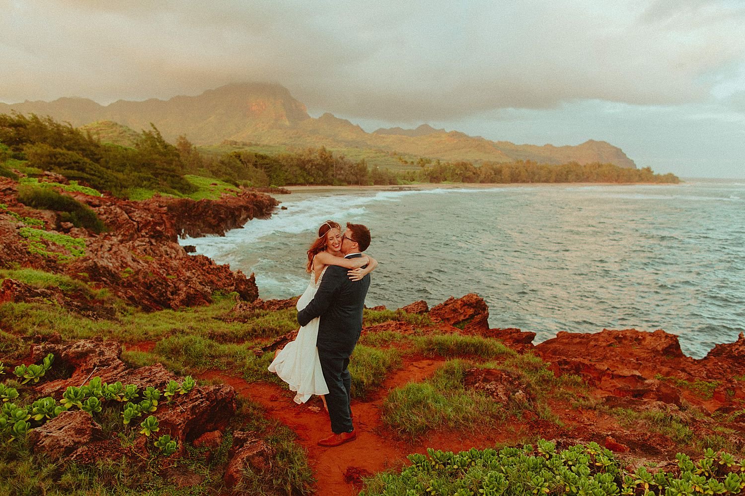 kauai-beach-elopement-photographer_8448.jpg