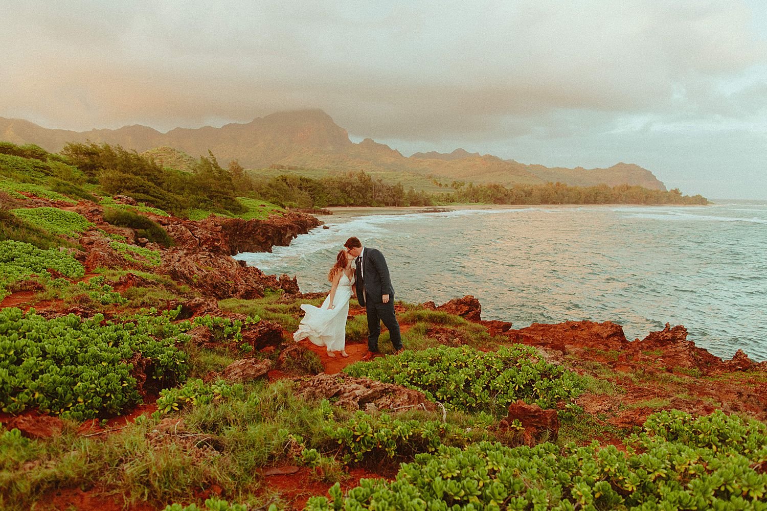 kauai-beach-elopement-photographer_8454.jpg