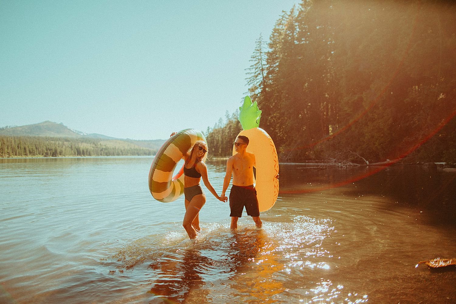 suttle-lake-swim-session-sisters-oregon_6745.jpg