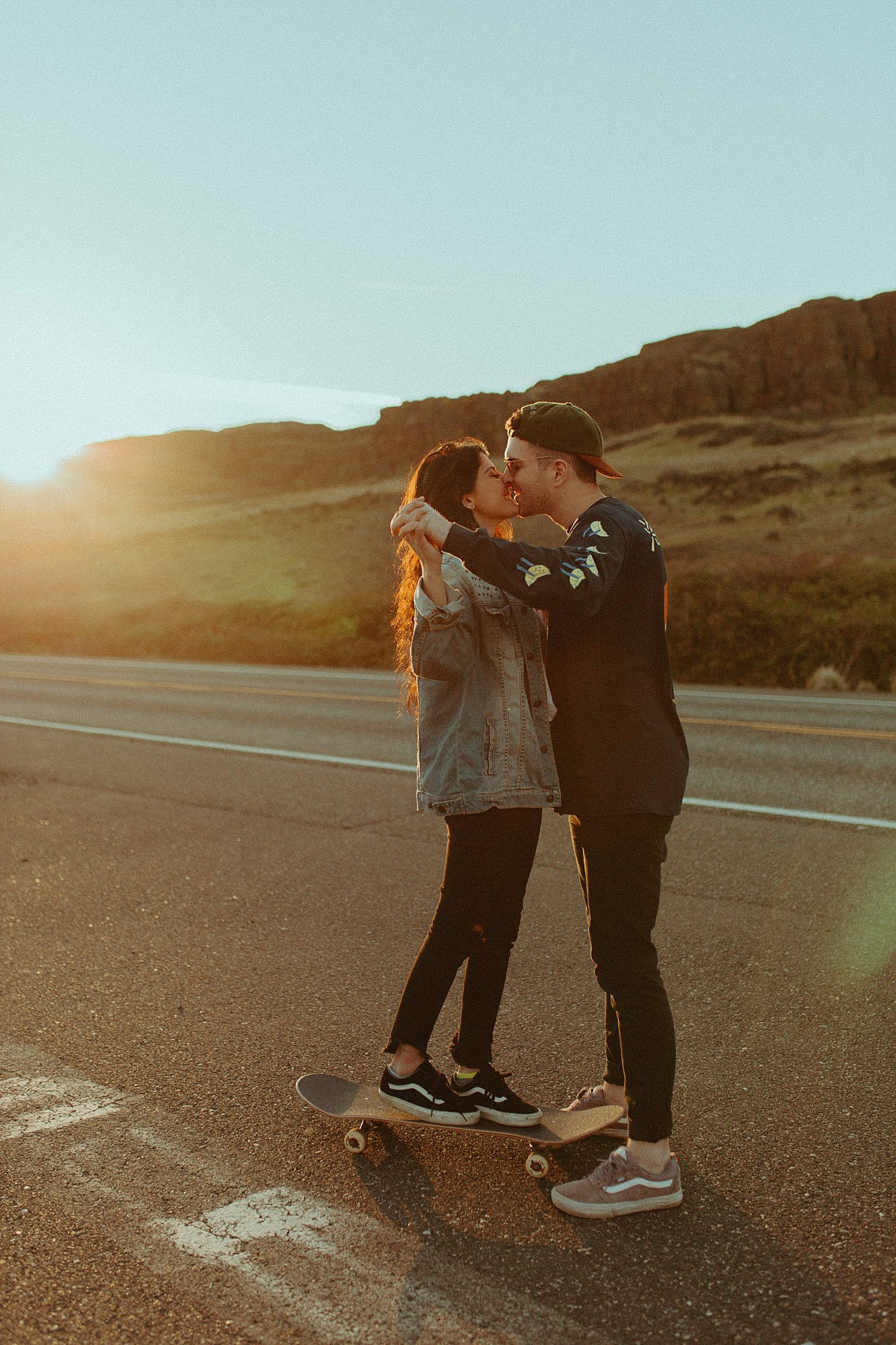 horsethief-butte-desert-skateboarding-engagement-photos_6824.jpg