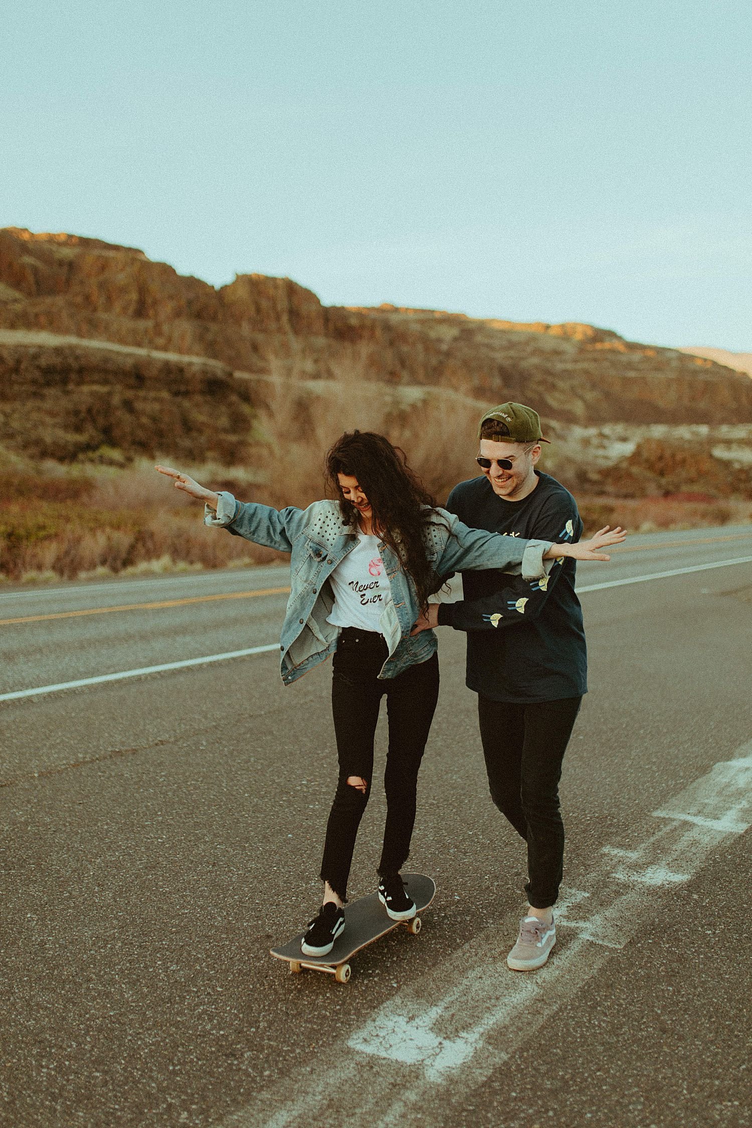 horsethief-butte-desert-skateboarding-engagement-photos_6828.jpg