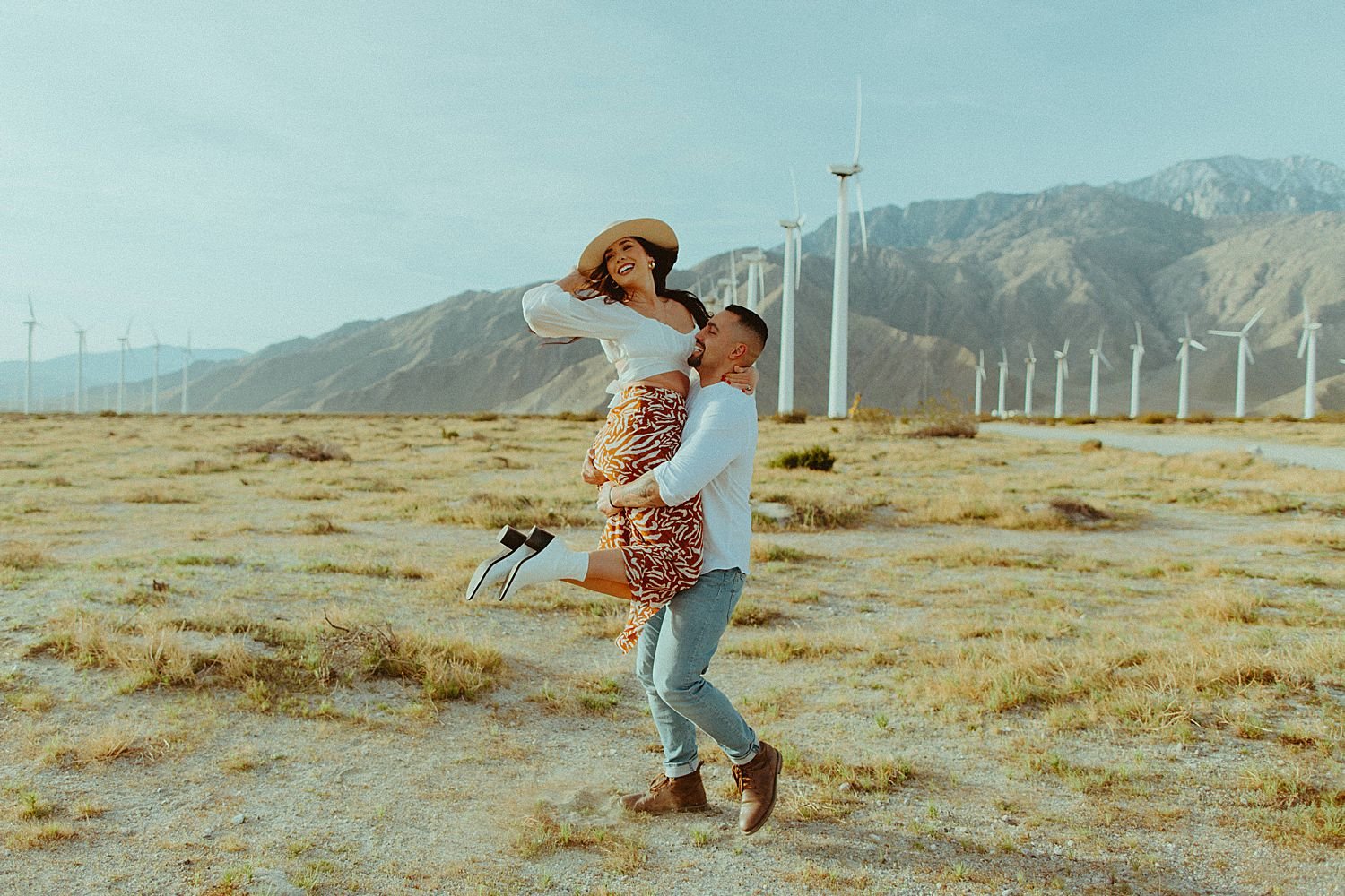 palm-springs-windmill-couples-photos_8153.jpg