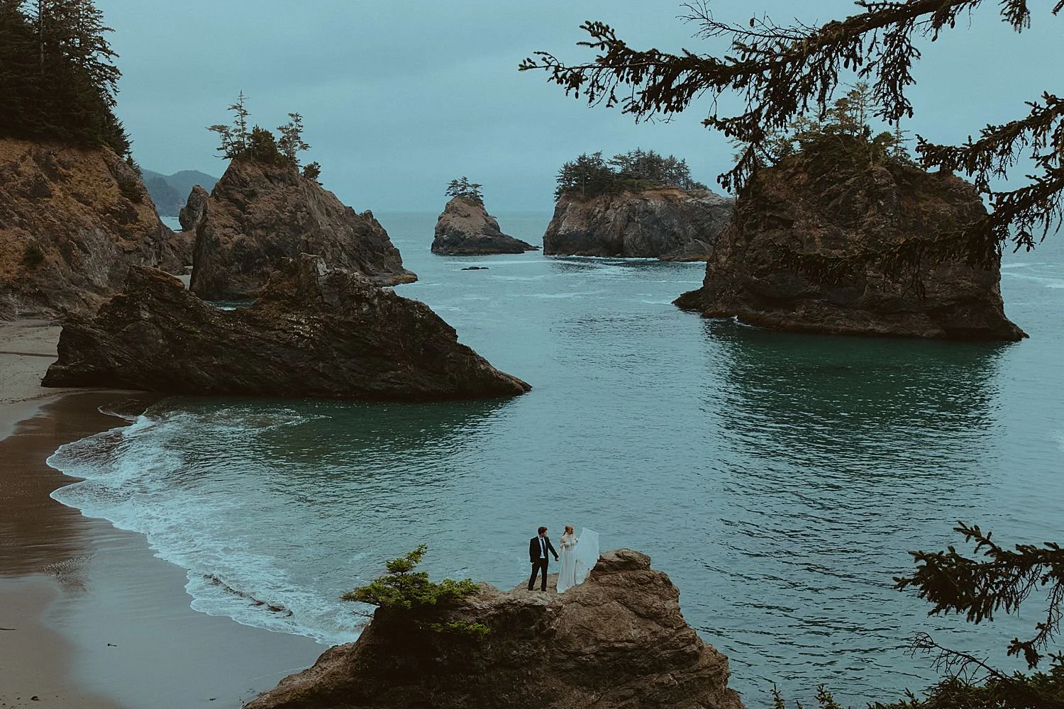 samuel-boardman-moody-oregon-coast-elopement_1465.jpg