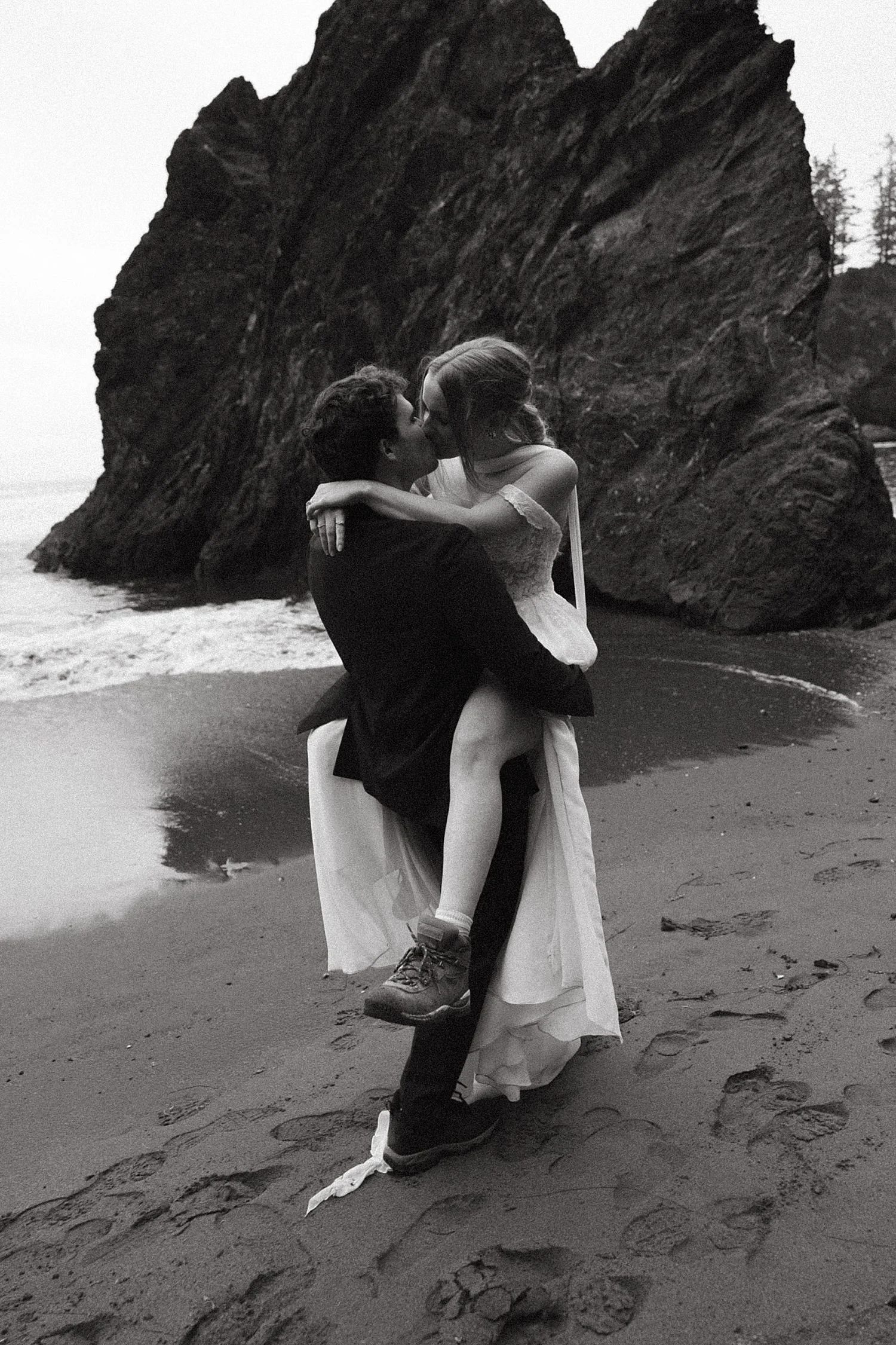 samuel-boardman-moody-oregon-coast-elopement_1479.jpg