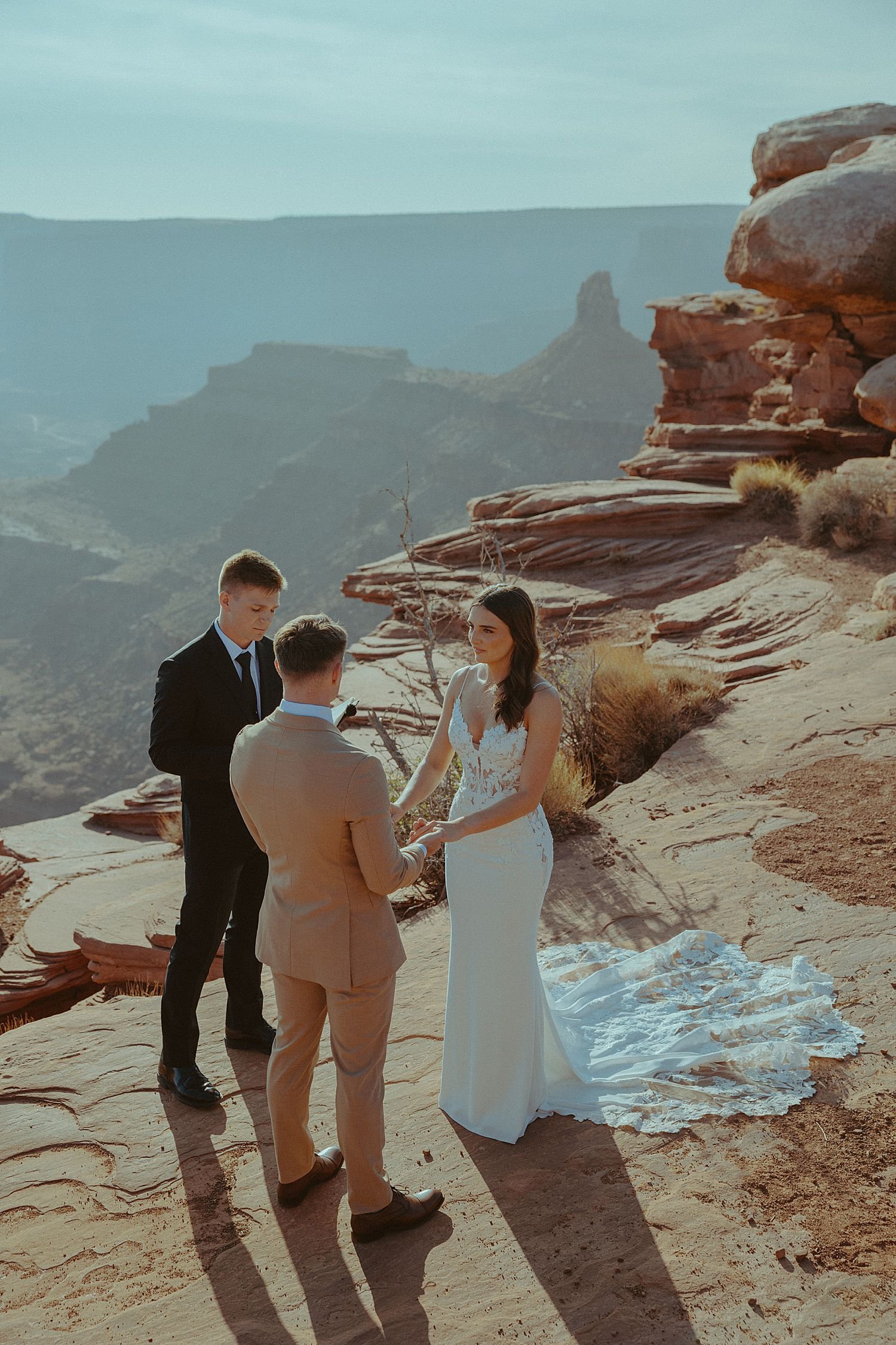 dead-horse-point-desert-micro-wedding_1531.jpg