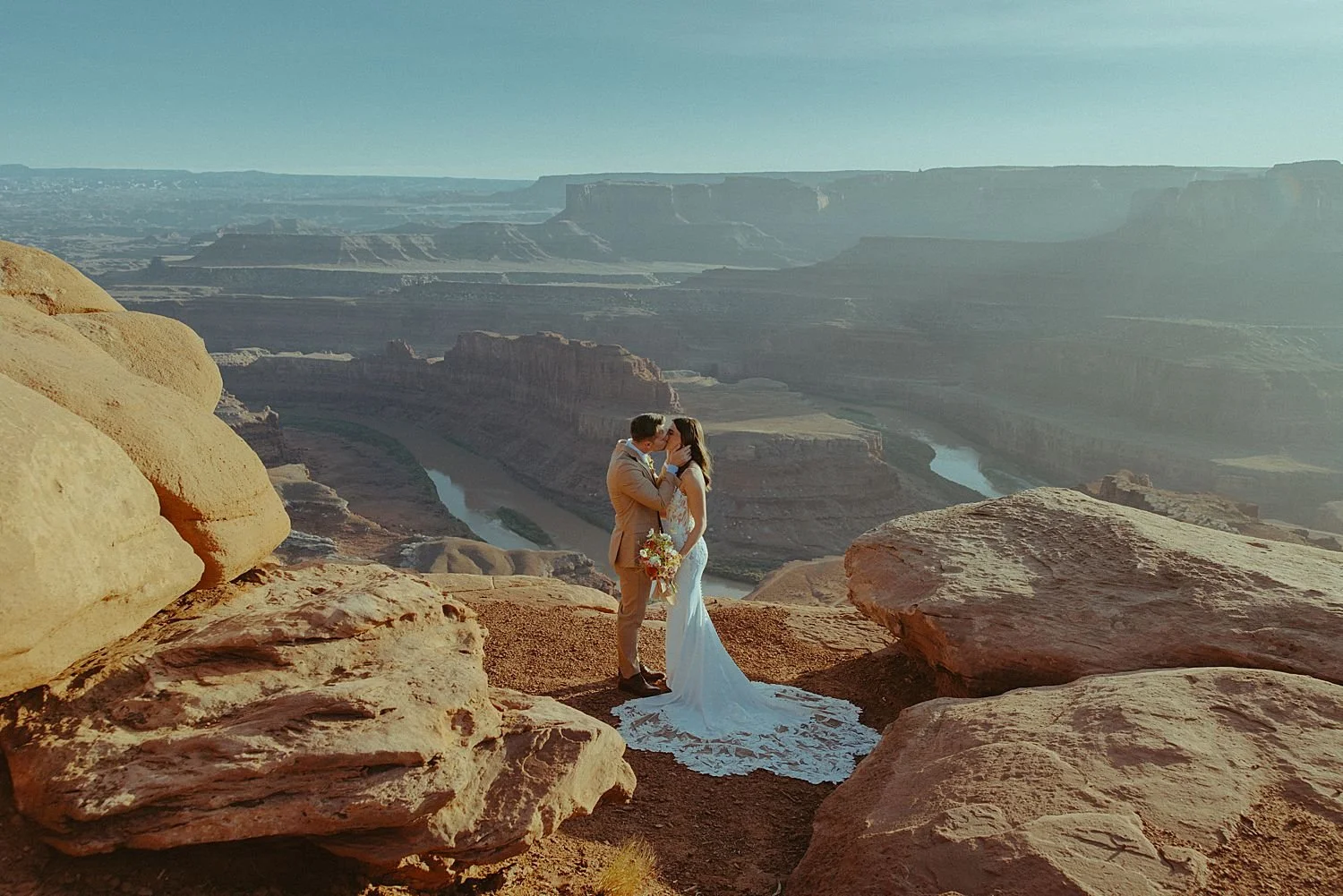 dead-horse-point-desert-micro-wedding_1544.jpg