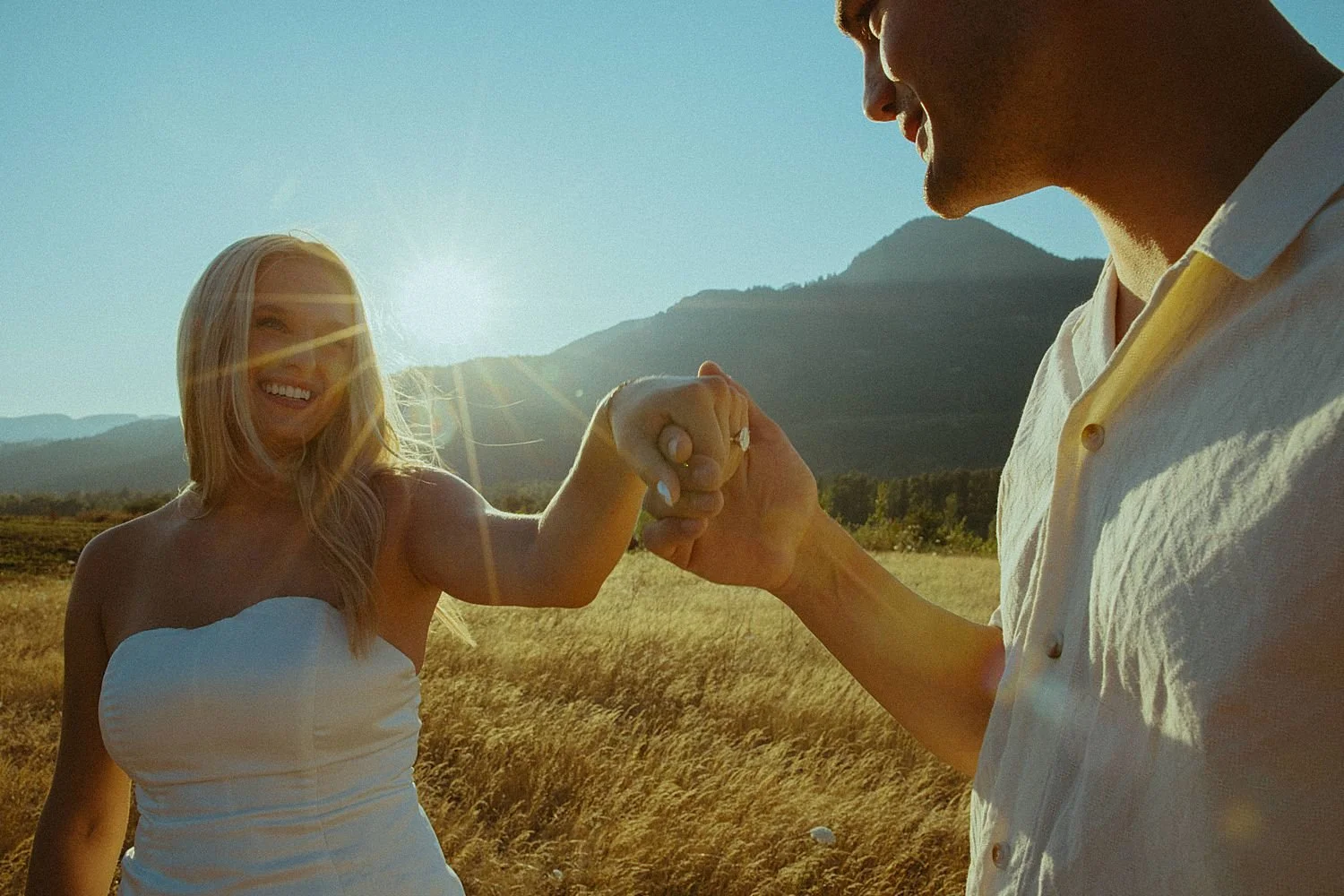 north-bonneville-engagement-photos-hamilton-island_1602.jpg