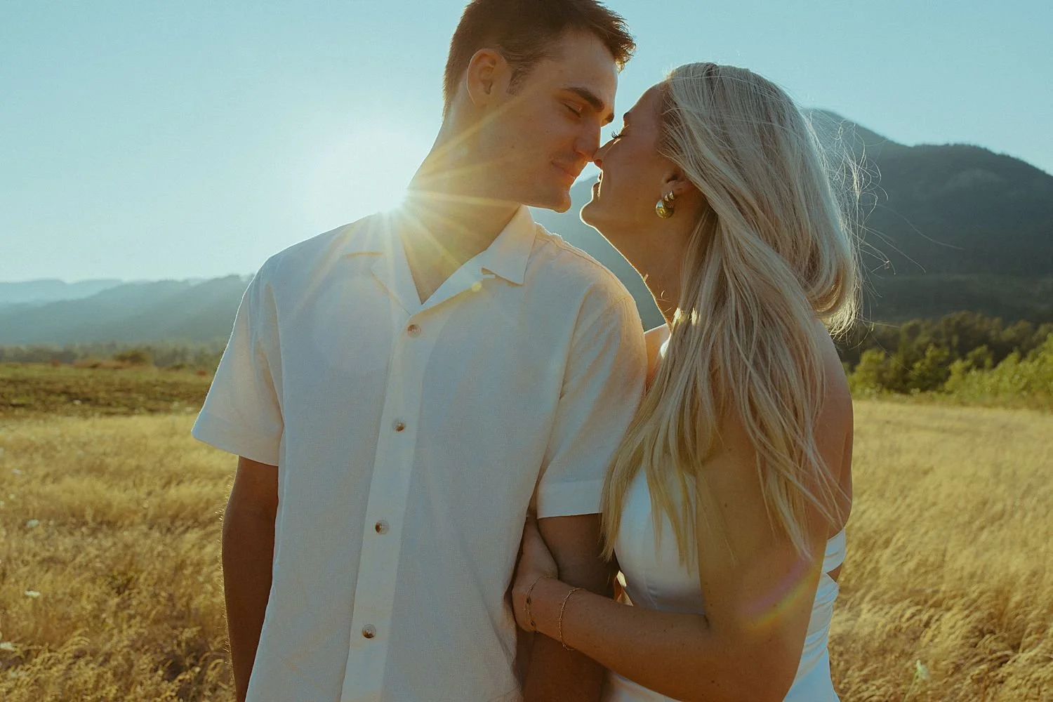 north-bonneville-engagement-photos-hamilton-island_1612.jpg