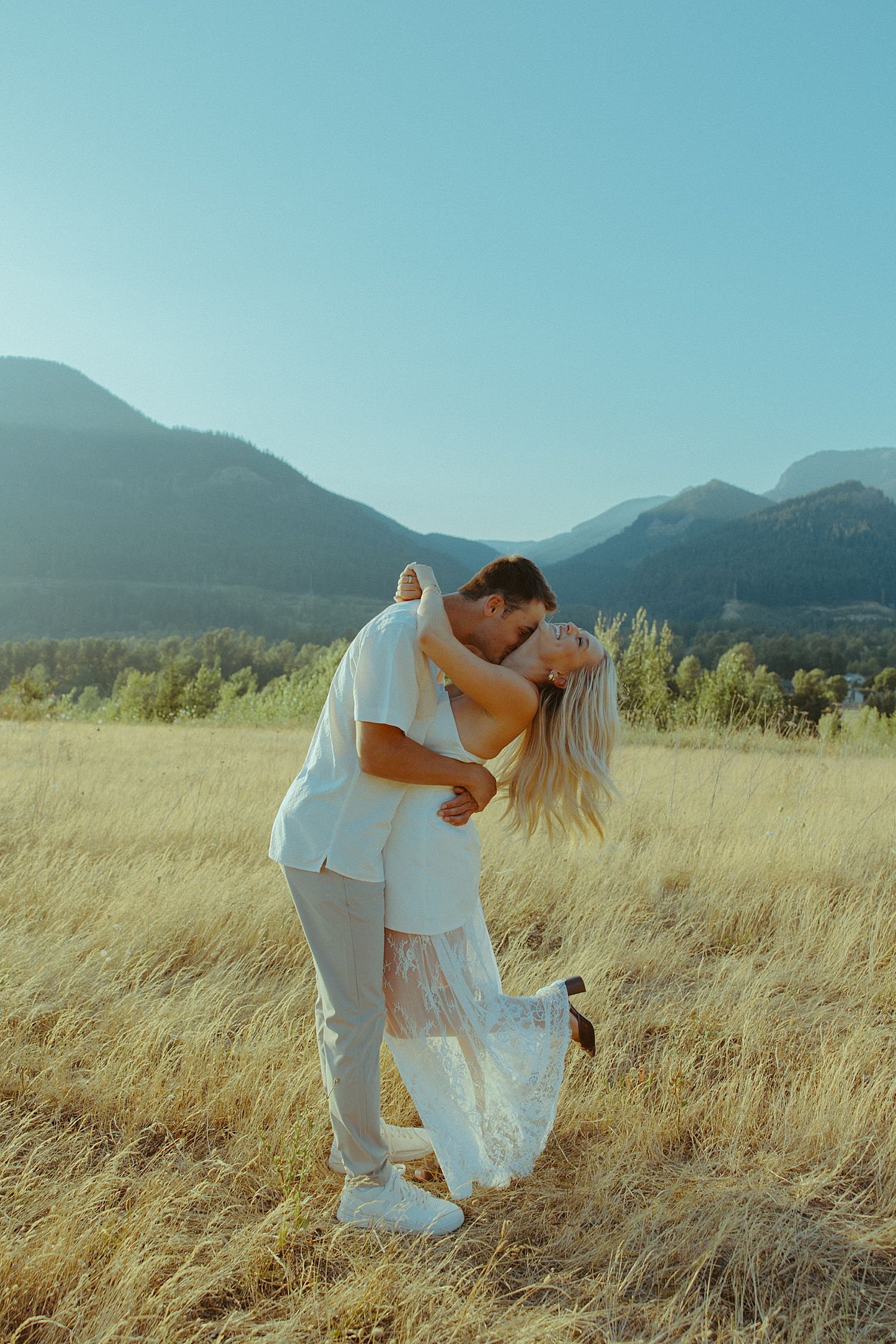north-bonneville-engagement-photos-hamilton-island_1613.jpg