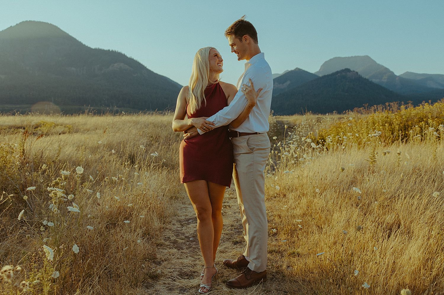 north-bonneville-engagement-photos-hamilton-island_1618.jpg
