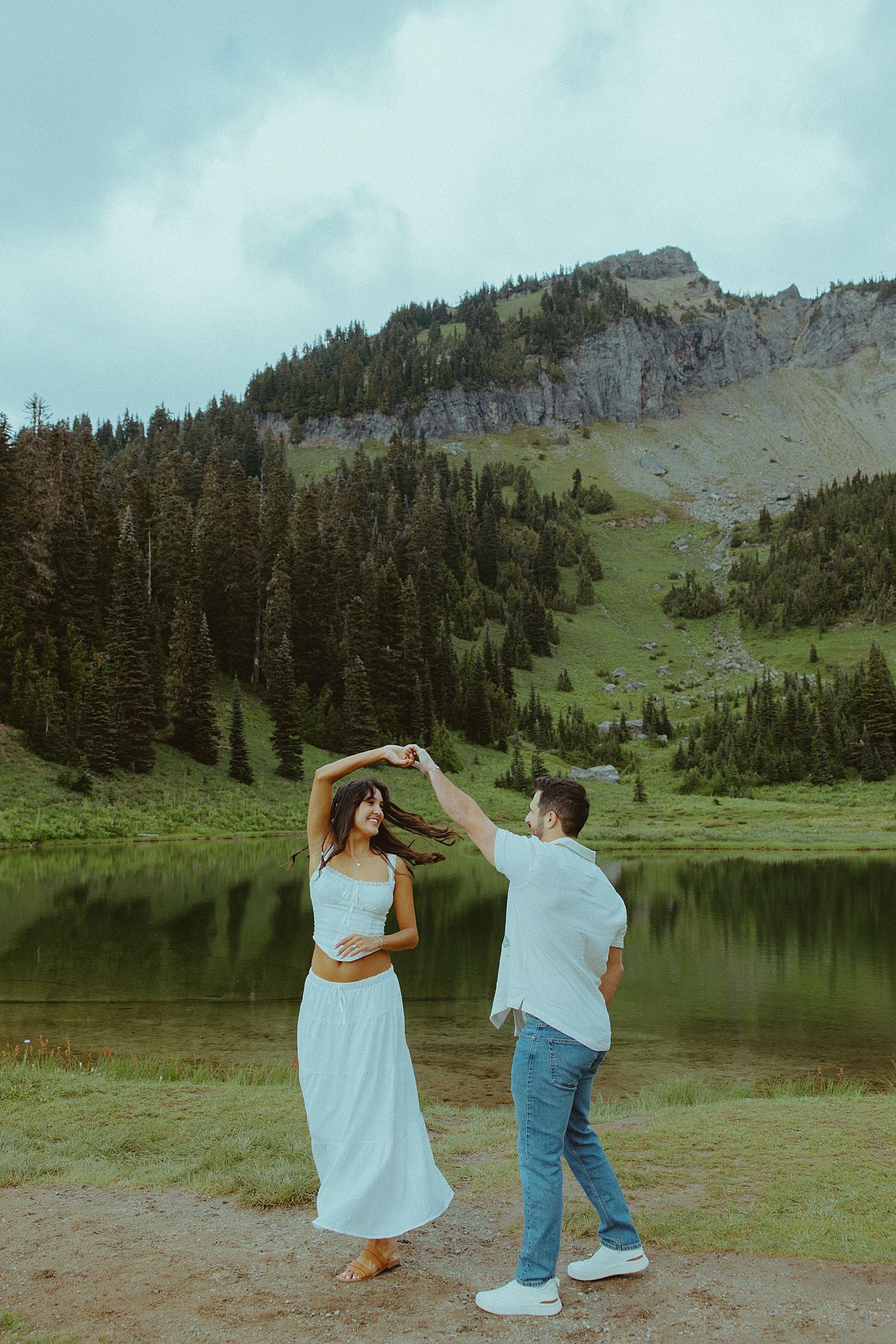 hiking-mount-rainier-wildflower-couples-photos_1637.jpg