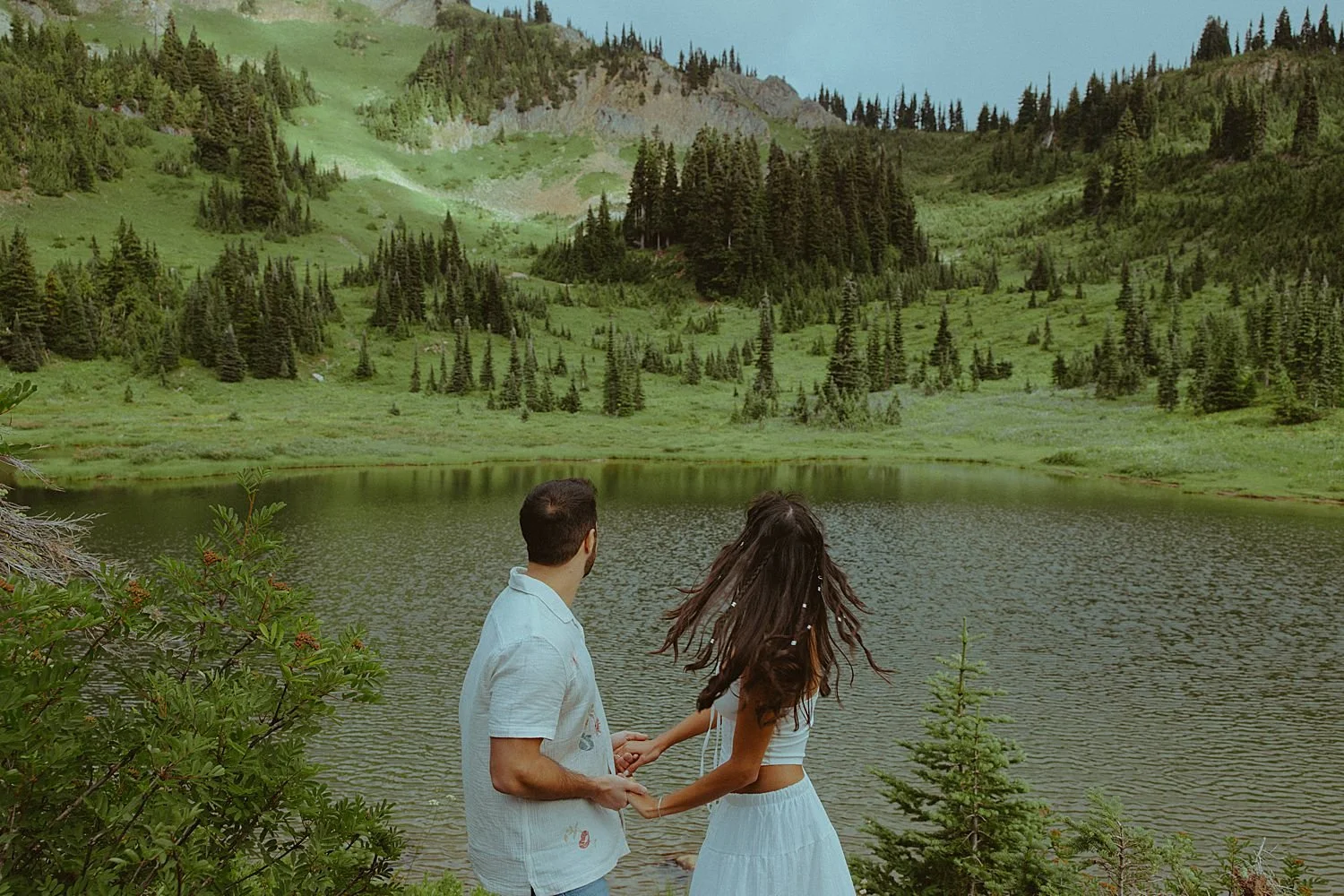 hiking-mount-rainier-wildflower-couples-photos_1642.jpg