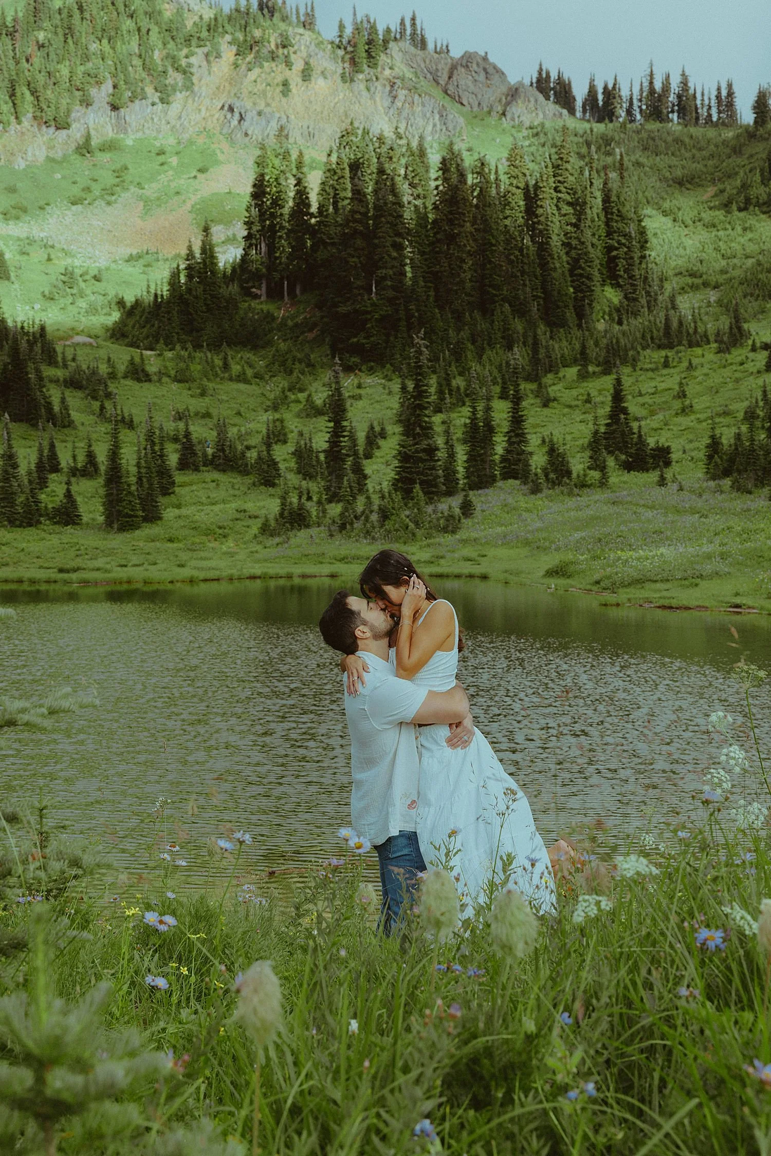 hiking-mount-rainier-wildflower-couples-photos_1644.jpg