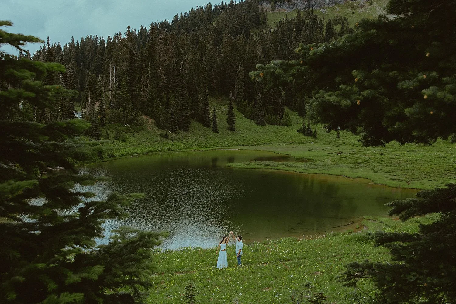 hiking-mount-rainier-wildflower-couples-photos_1647.jpg