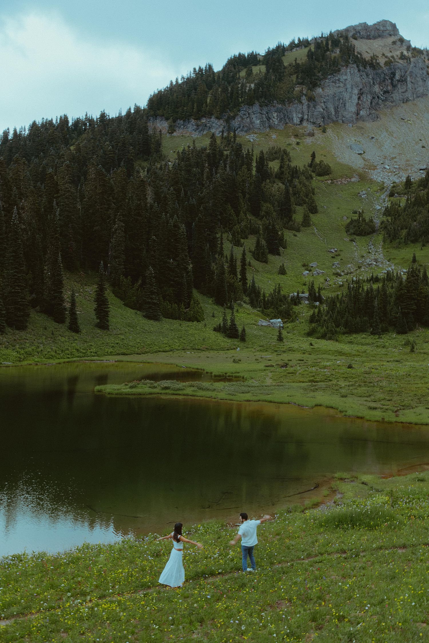 hiking-mount-rainier-wildflower-couples-photos_1649.jpg