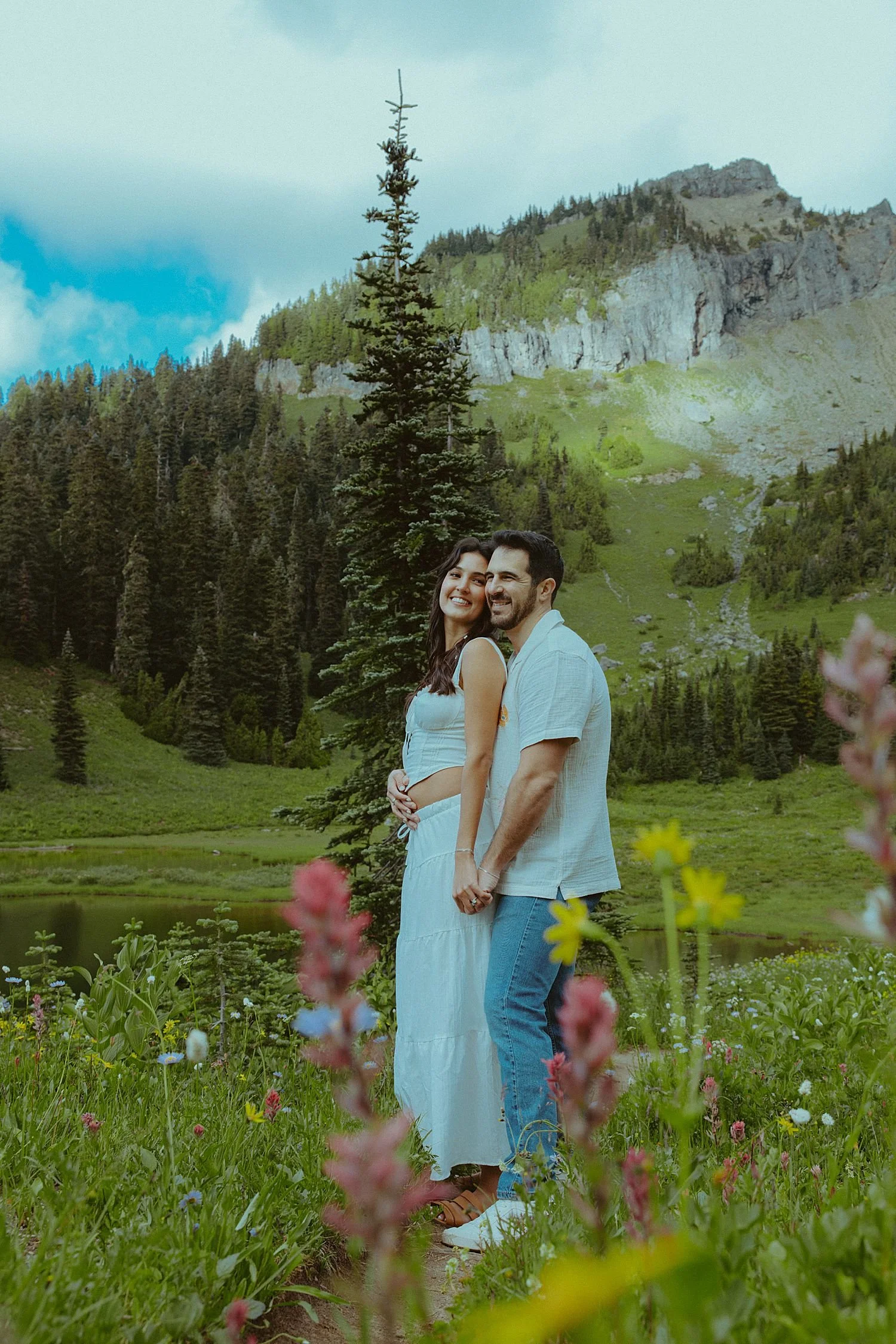 hiking-mount-rainier-wildflower-couples-photos_1653.jpg