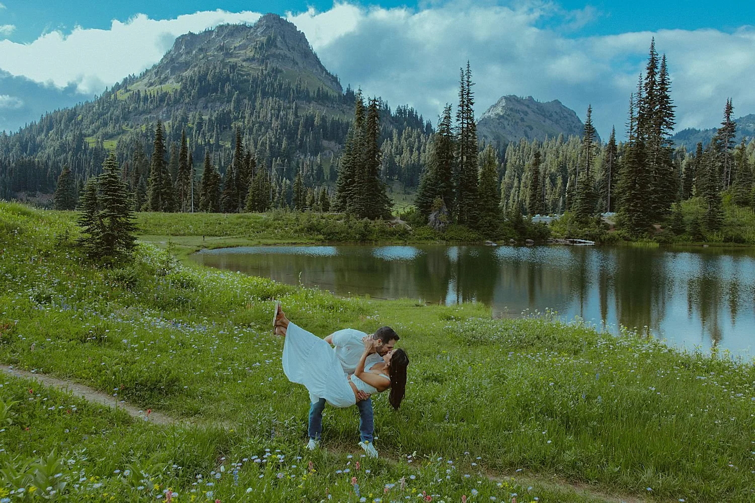 hiking-mount-rainier-wildflower-couples-photos_1659.jpg