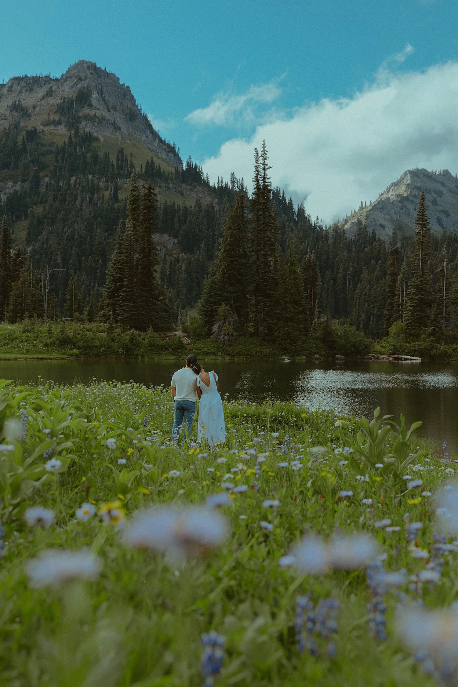 hiking-mount-rainier-wildflower-couples-photos_1676.jpg