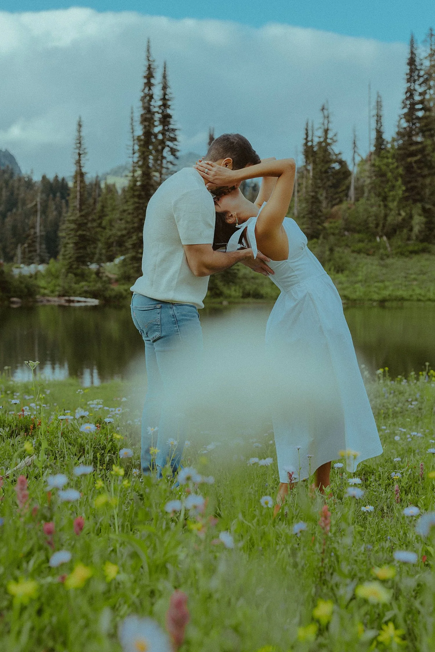 hiking-mount-rainier-wildflower-couples-photos_1678.jpg