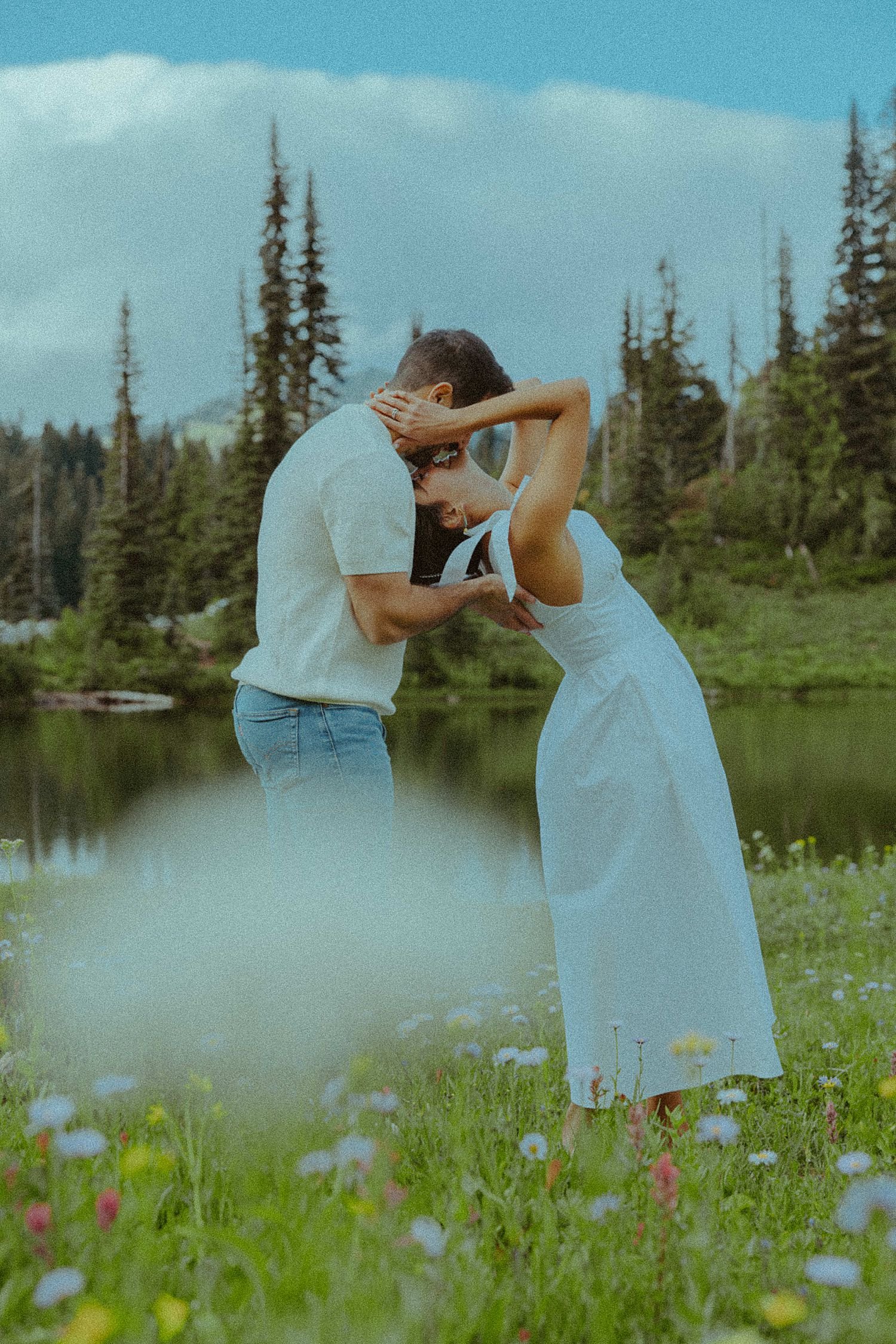 hiking-mount-rainier-wildflower-couples-photos_1679.jpg