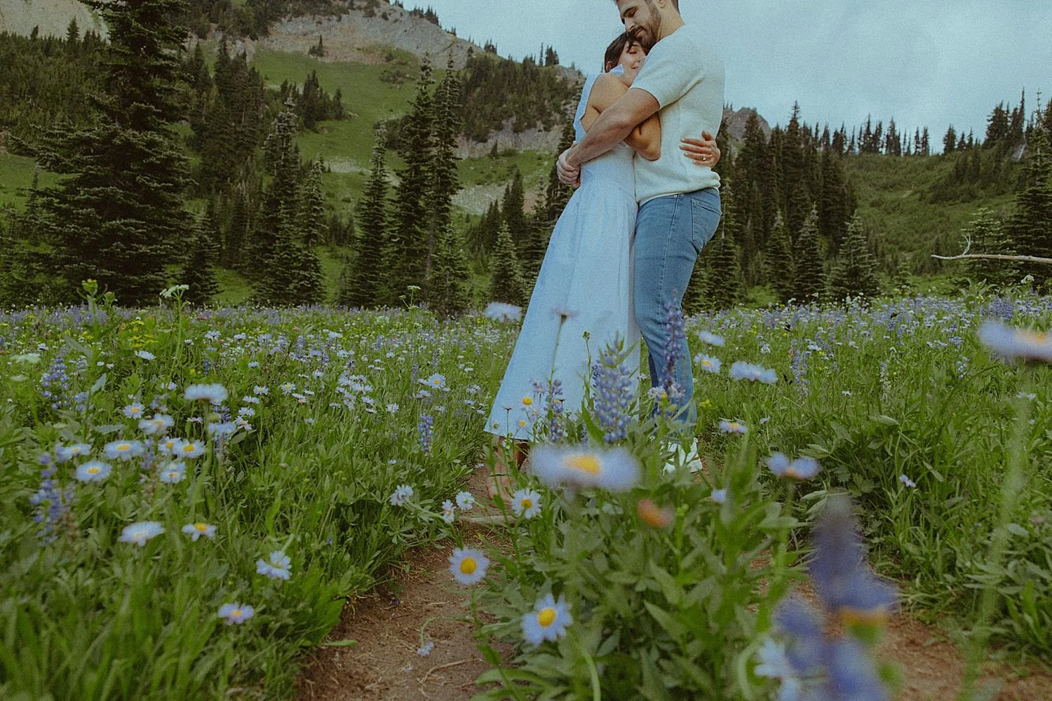 hiking-mount-rainier-wildflower-couples-photos_1680.jpg