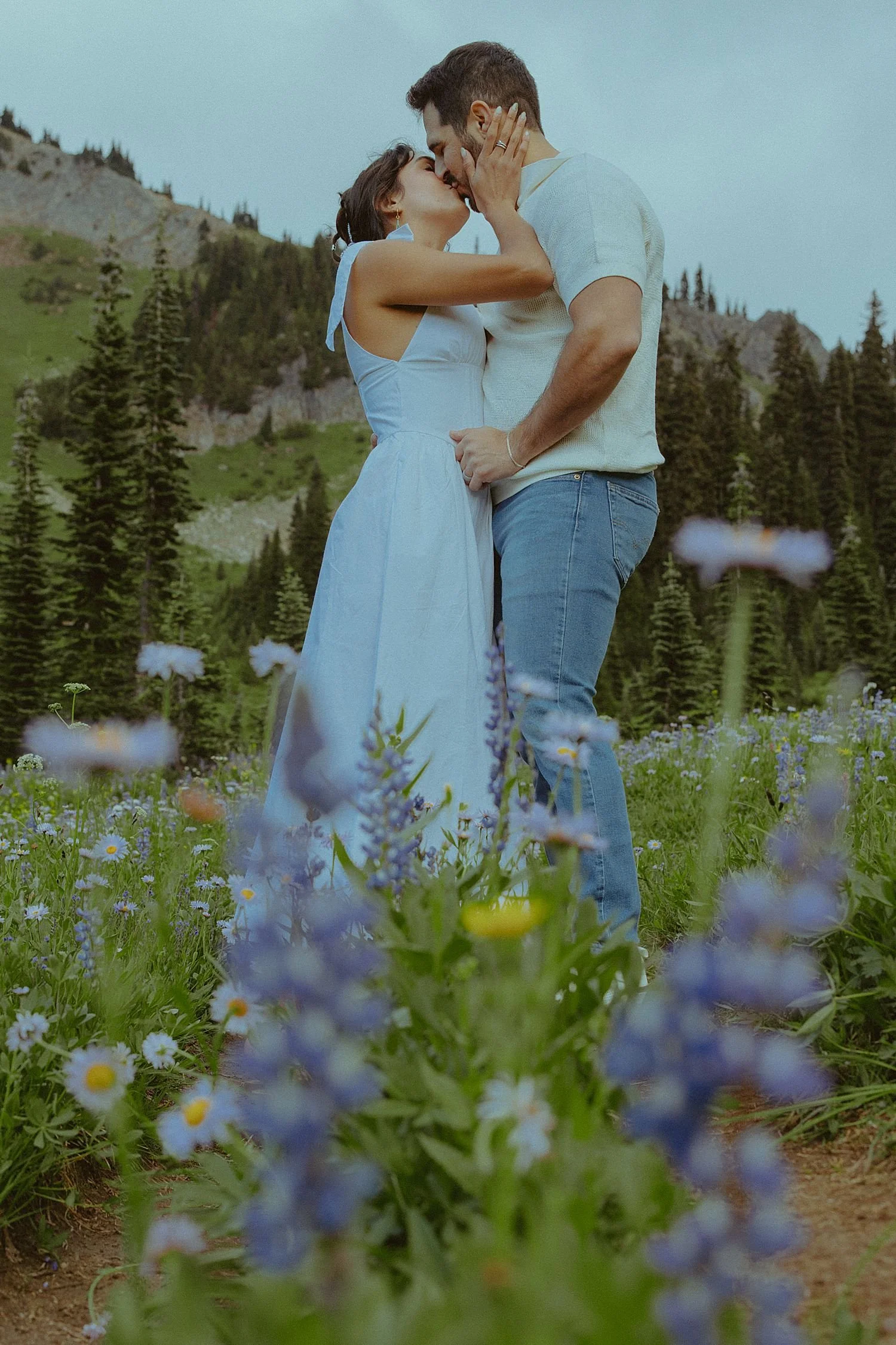 hiking-mount-rainier-wildflower-couples-photos_1682.jpg