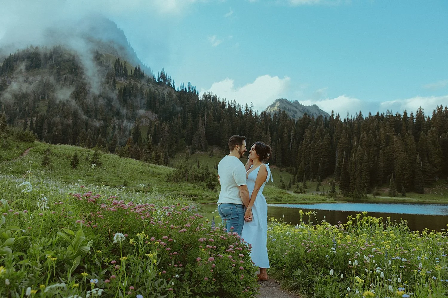 hiking-mount-rainier-wildflower-couples-photos_1688.jpg