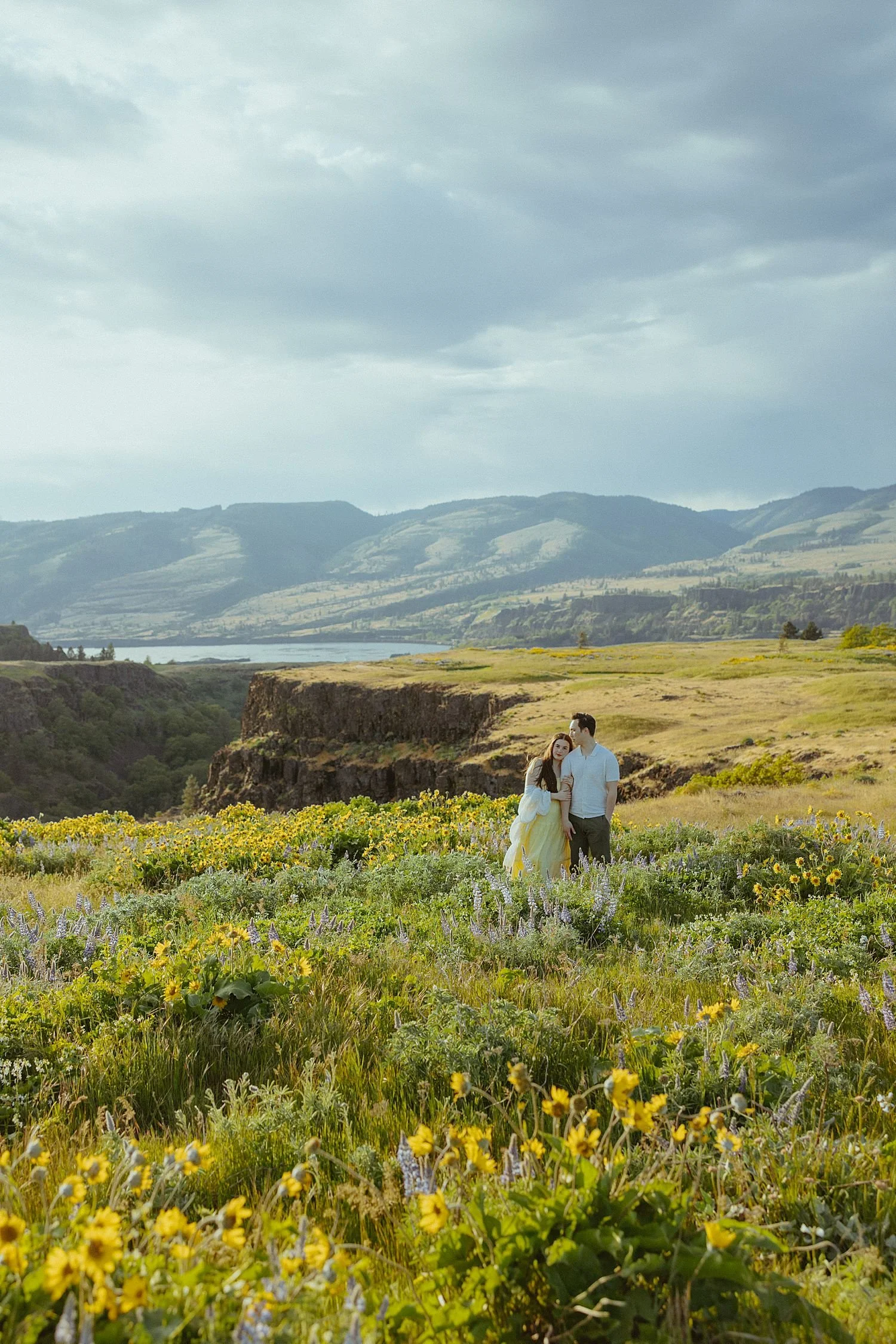 rowena-crest-wildflower-engagement-photos_1724.jpg